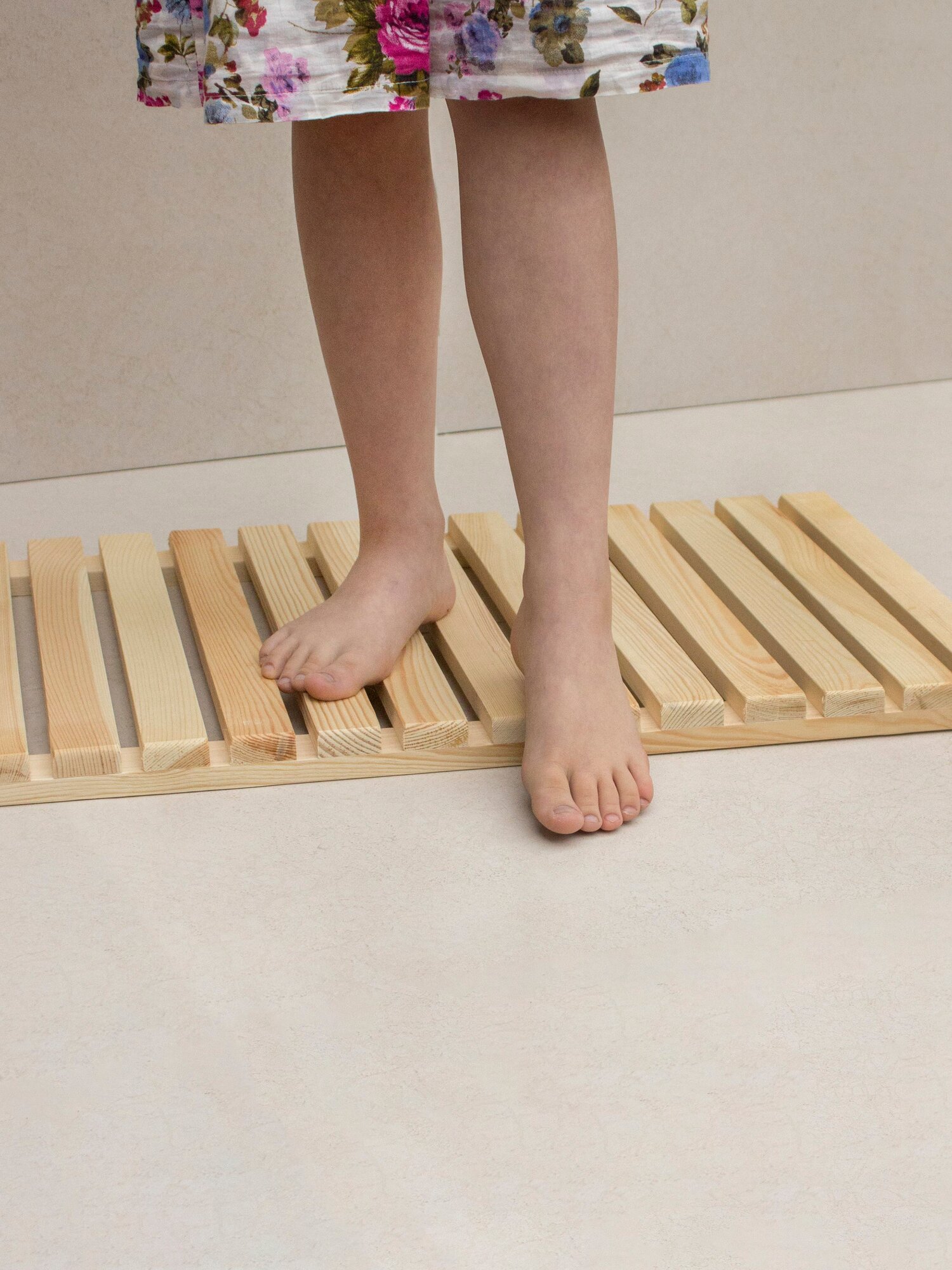 Трапик для ванны деревянный, решетка напольная, 68х42 см. — фото 1