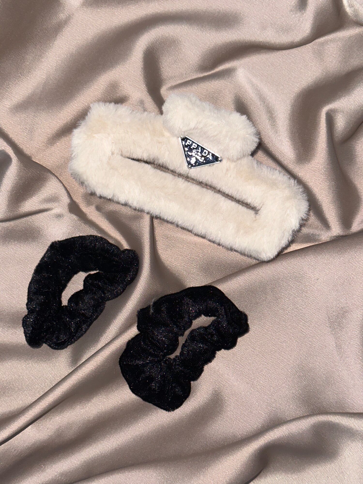 Набор необычных заколок для волос , PRADO, цвет молочный , тренд зима 2025