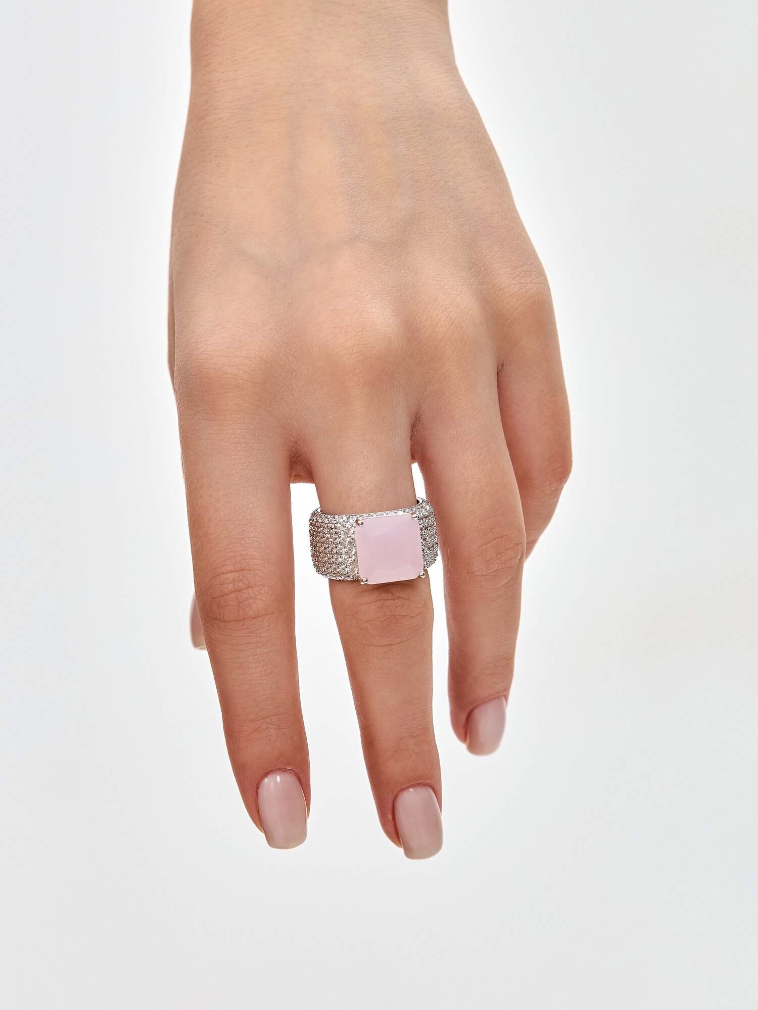 Кольцо, циркон