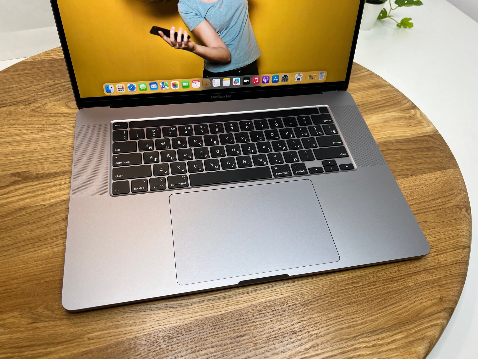 Apple Macbook pro 16 a2141 intel Core i9 2.3GHz; 32Gb; 1Tb SSD