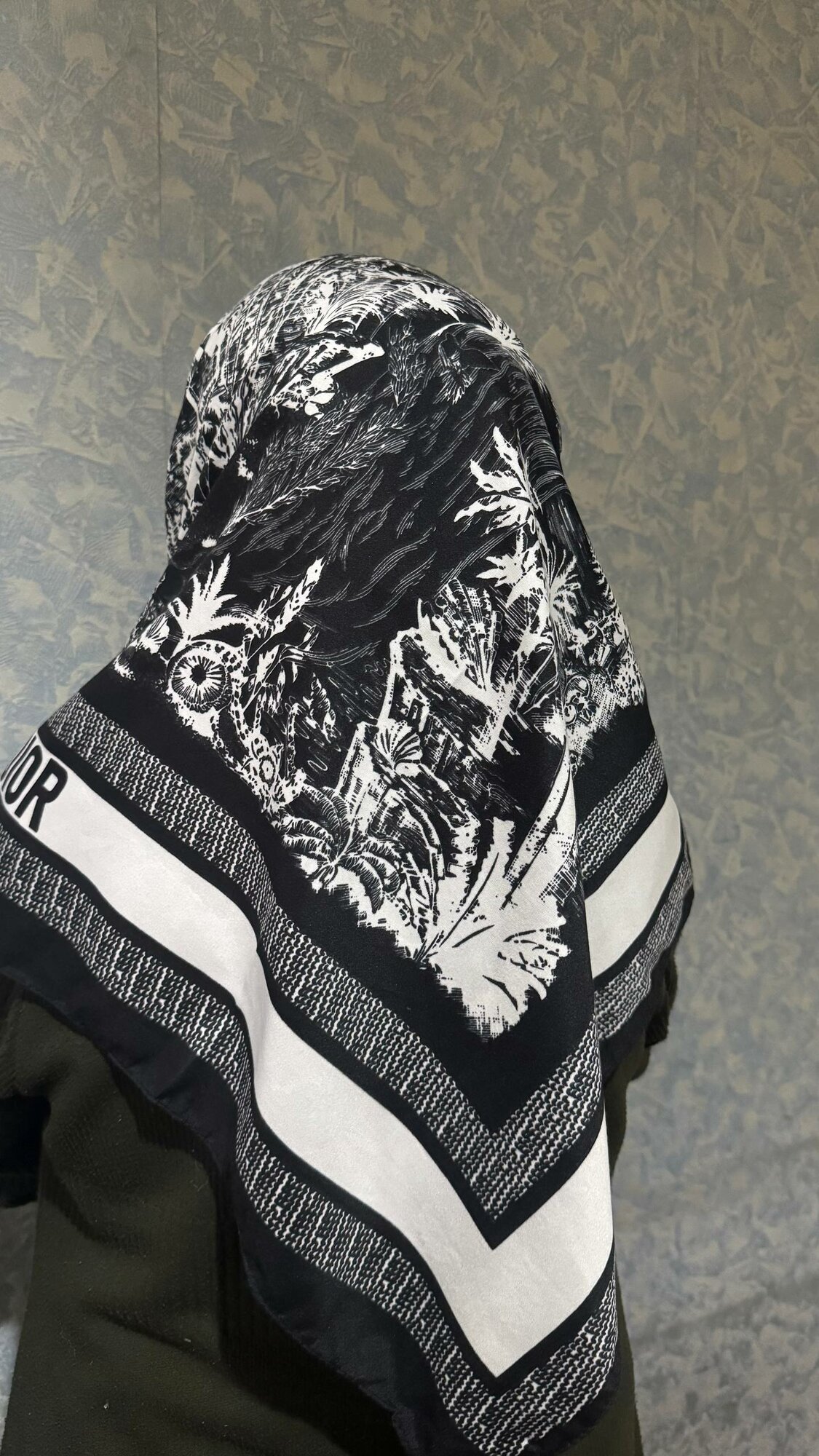 Платок CHRISTIAN DIOR для девочек и женщин