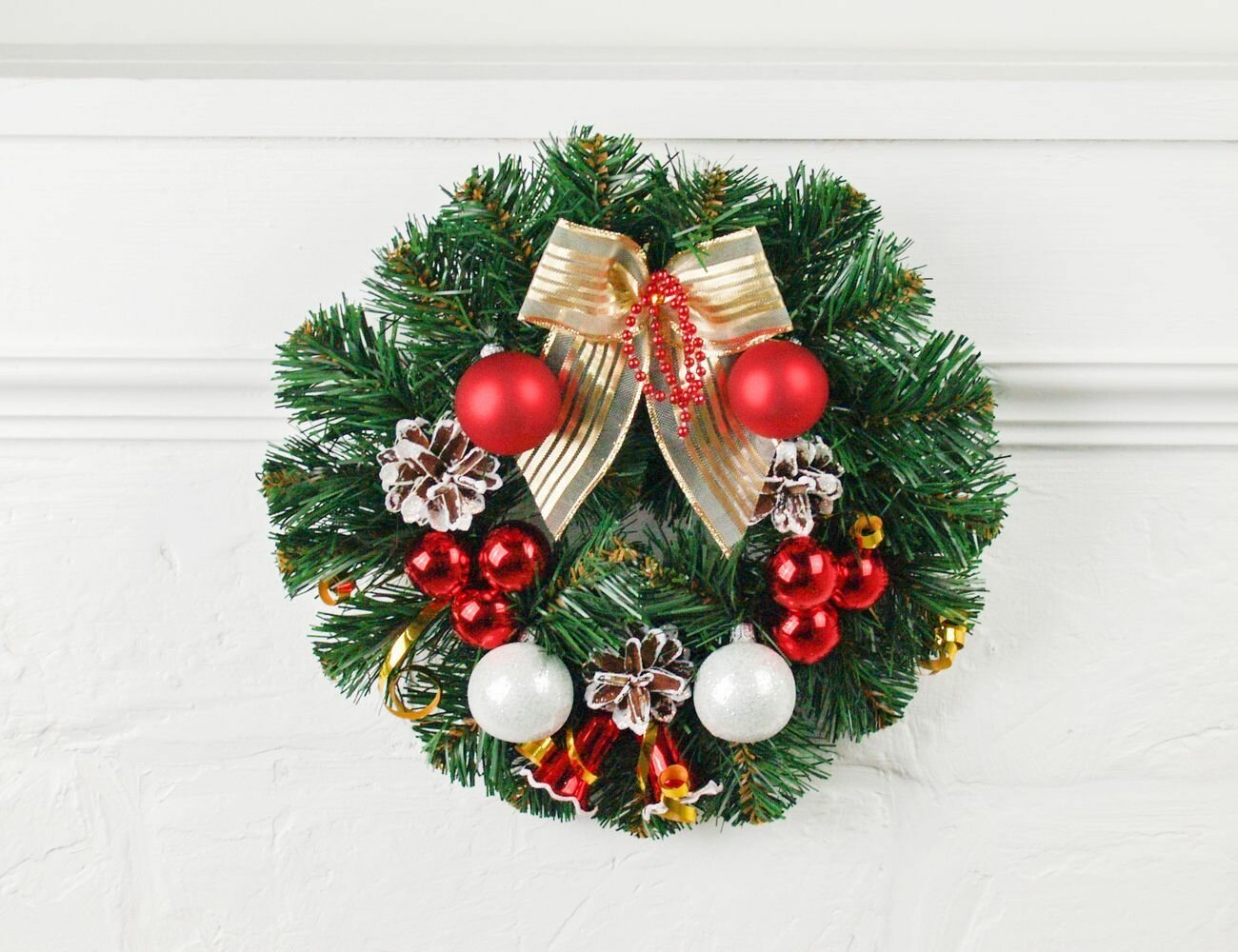 Венок лесной этюд красный 25 см Елочка С919-кр