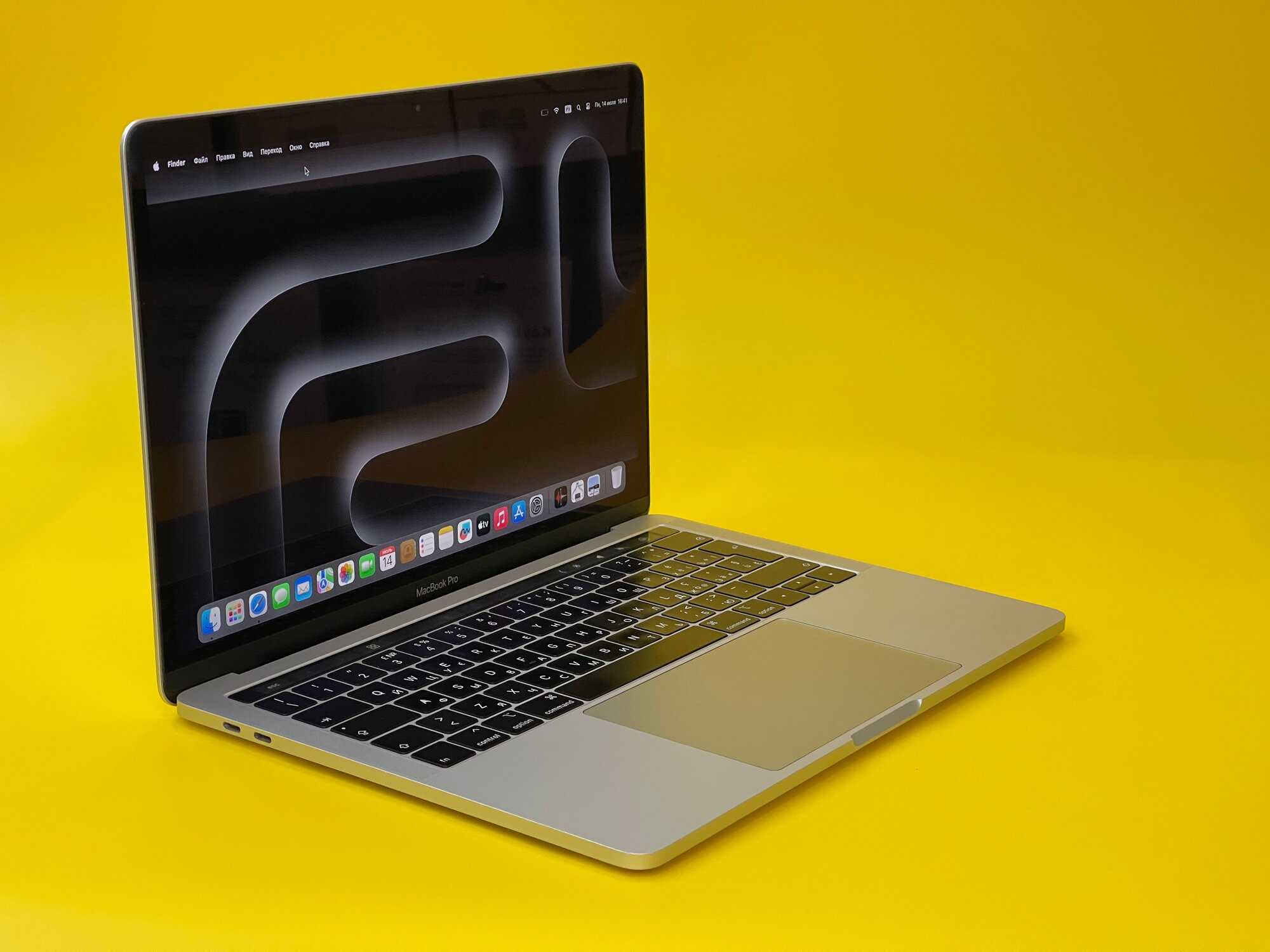 Ноутбук Apple Macbook Pro 13 2019 Touch Bar Retina A1989 Intel Core i7 2.8Ггц / RAM 16Gb / SSD 256Gb
