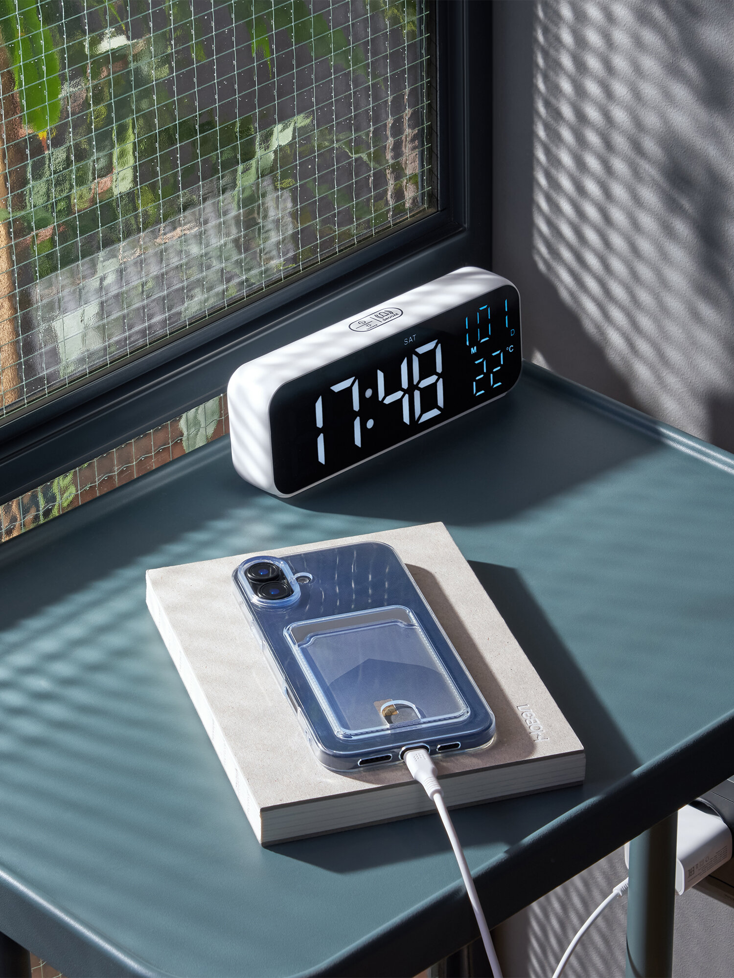 Чехол на iPhone 16 Plus ROCKET Clear Plus с отделением для карты — фото 1