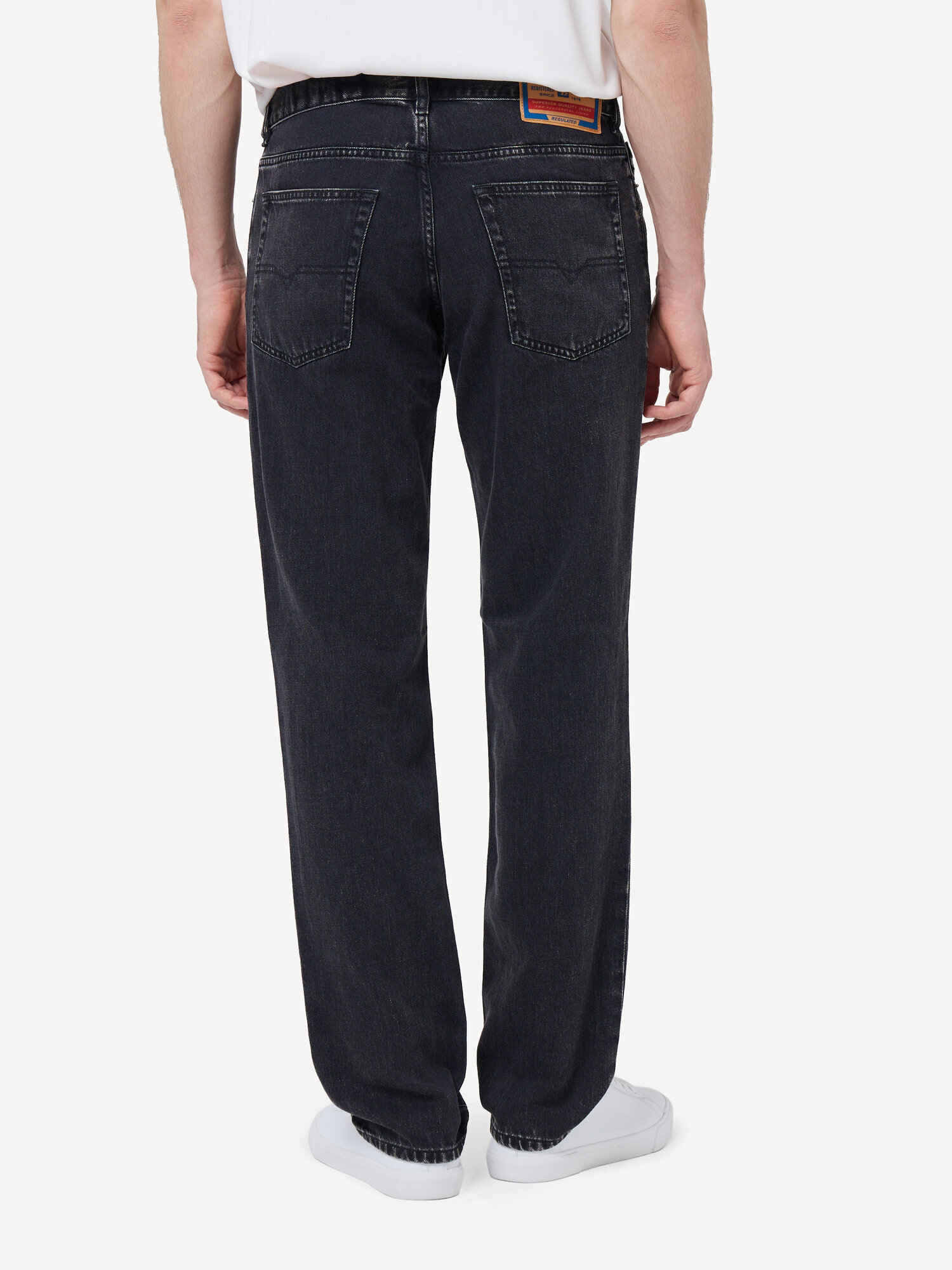 Джинсы классические DIESEL, размер 30, черный — фото 1