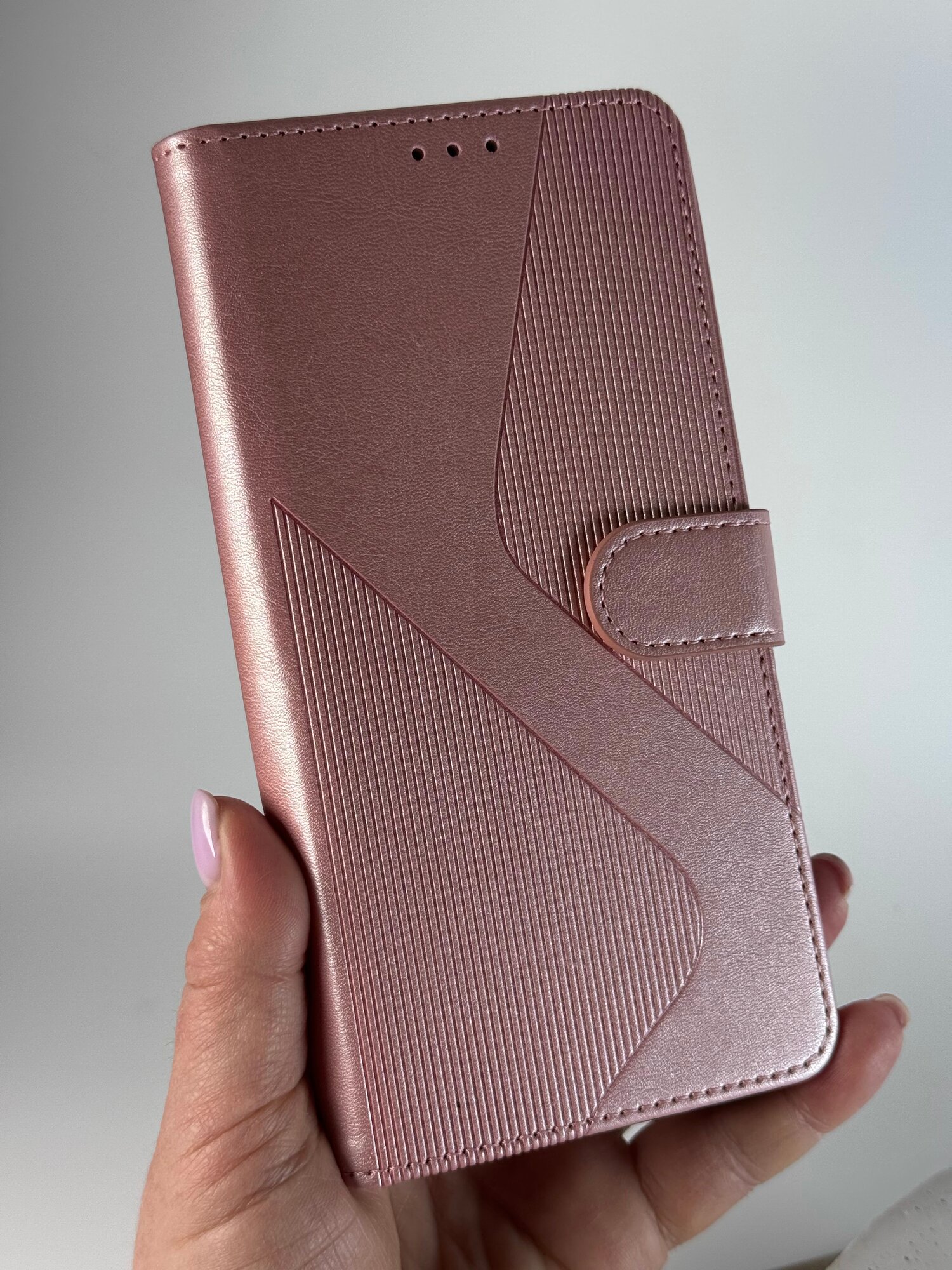 Чехол-книжка на Tecno Spark 30 Pro / Чехол на Техно Спарк 30 Про c магнитной застежкой, c хлястиком, волна, розовый — фото 1