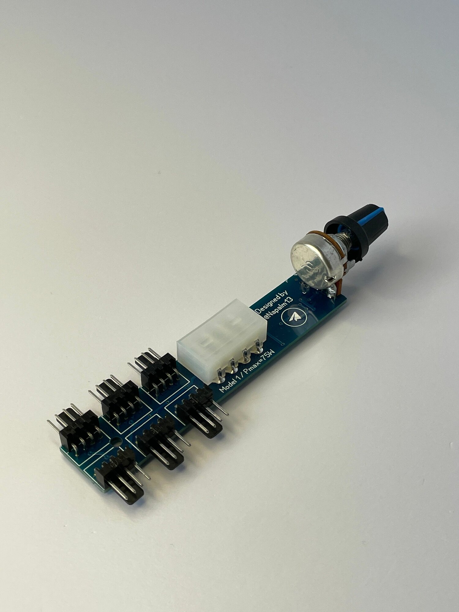 Регулятор оборотов ШИМ (MOLEX) до 6 кулеров 4pin, 12В, Model 1, 75W max