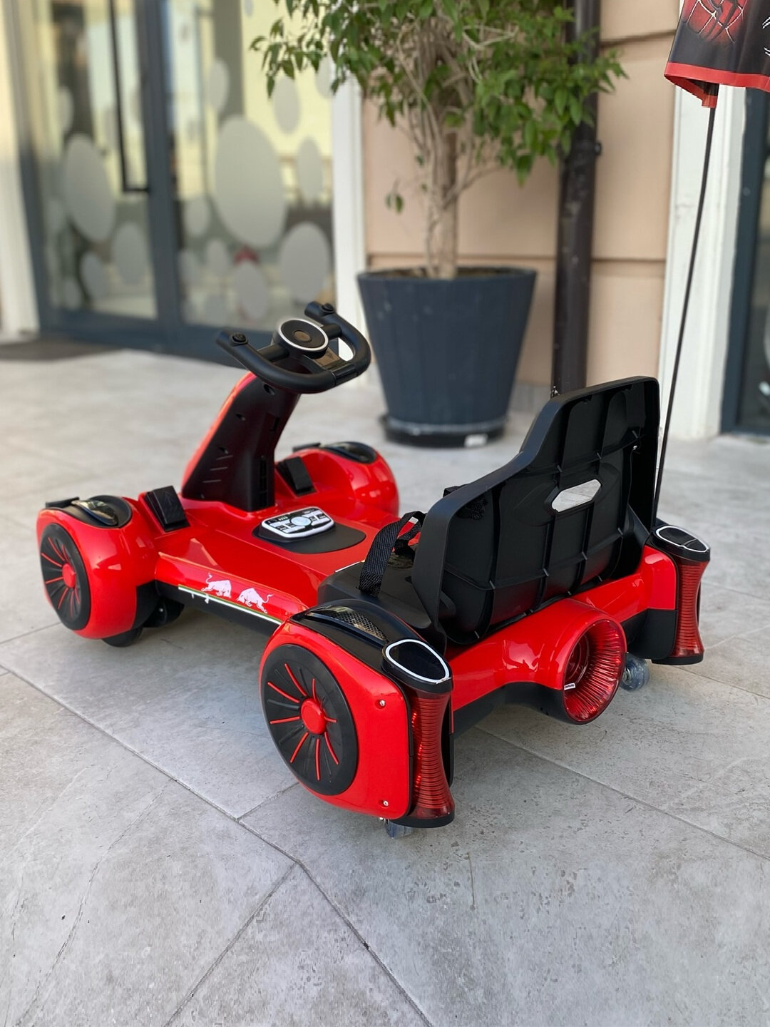 Электромобиль детский "Ferrari", пульт управления, световые эффекты, красный — фото 1