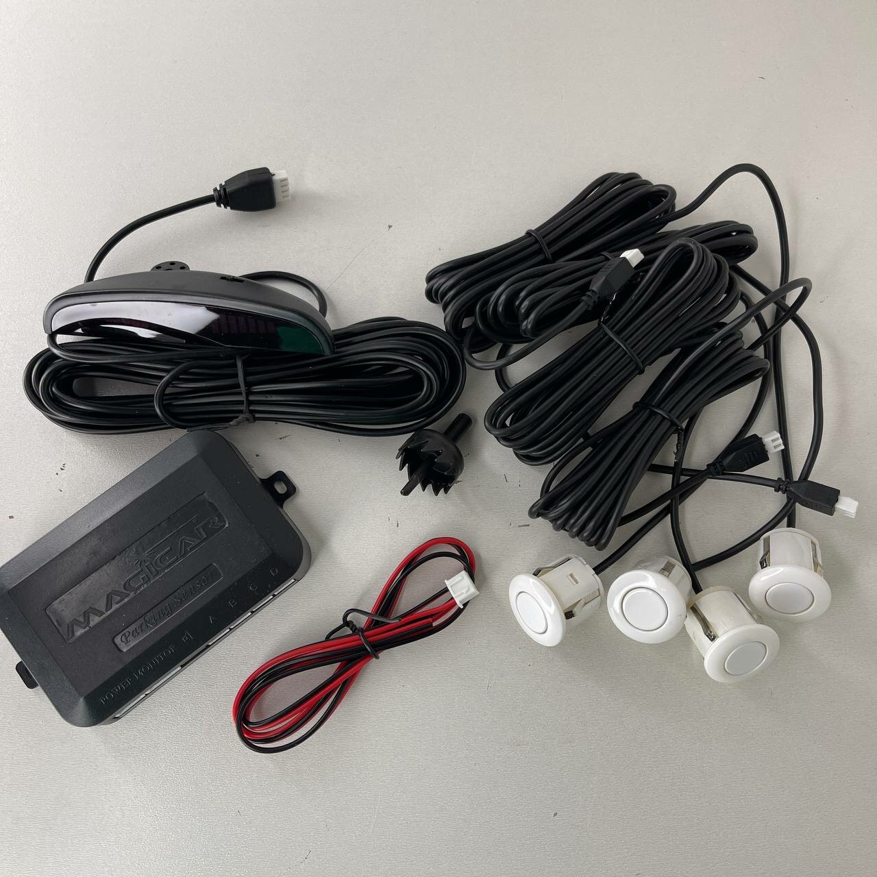 Парктроник на автомобиль белый 4 датчика