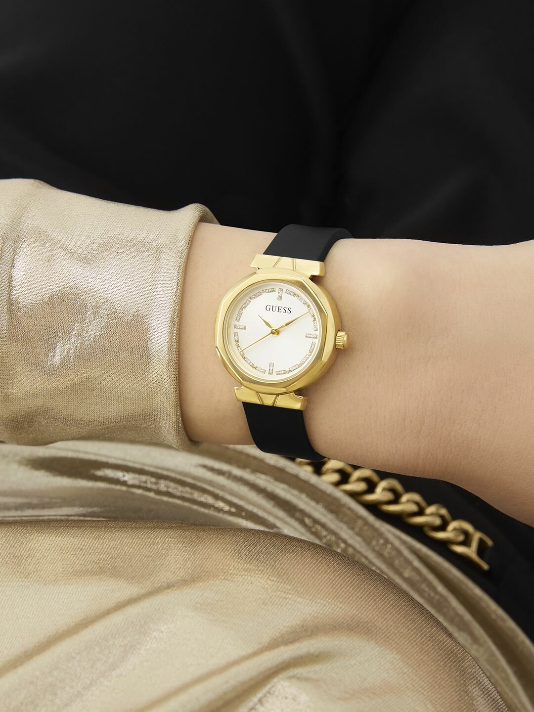 Наручные часы GUESS 