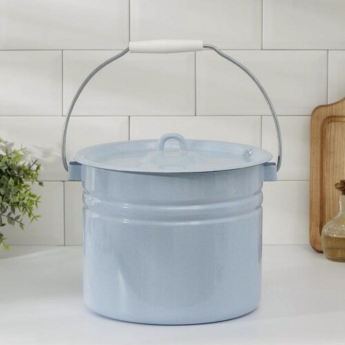 Изображение товара Ведро эмалированное 9 л, цельнотянутое, с крышкой, светло-голубое