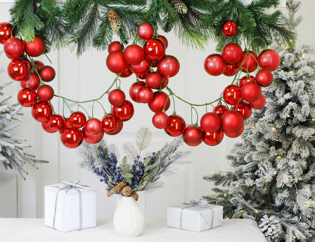 Гирлянда из шаров 6-8 см новогодний каскад: алый пластик 180х17 см Winter Deco 1097078