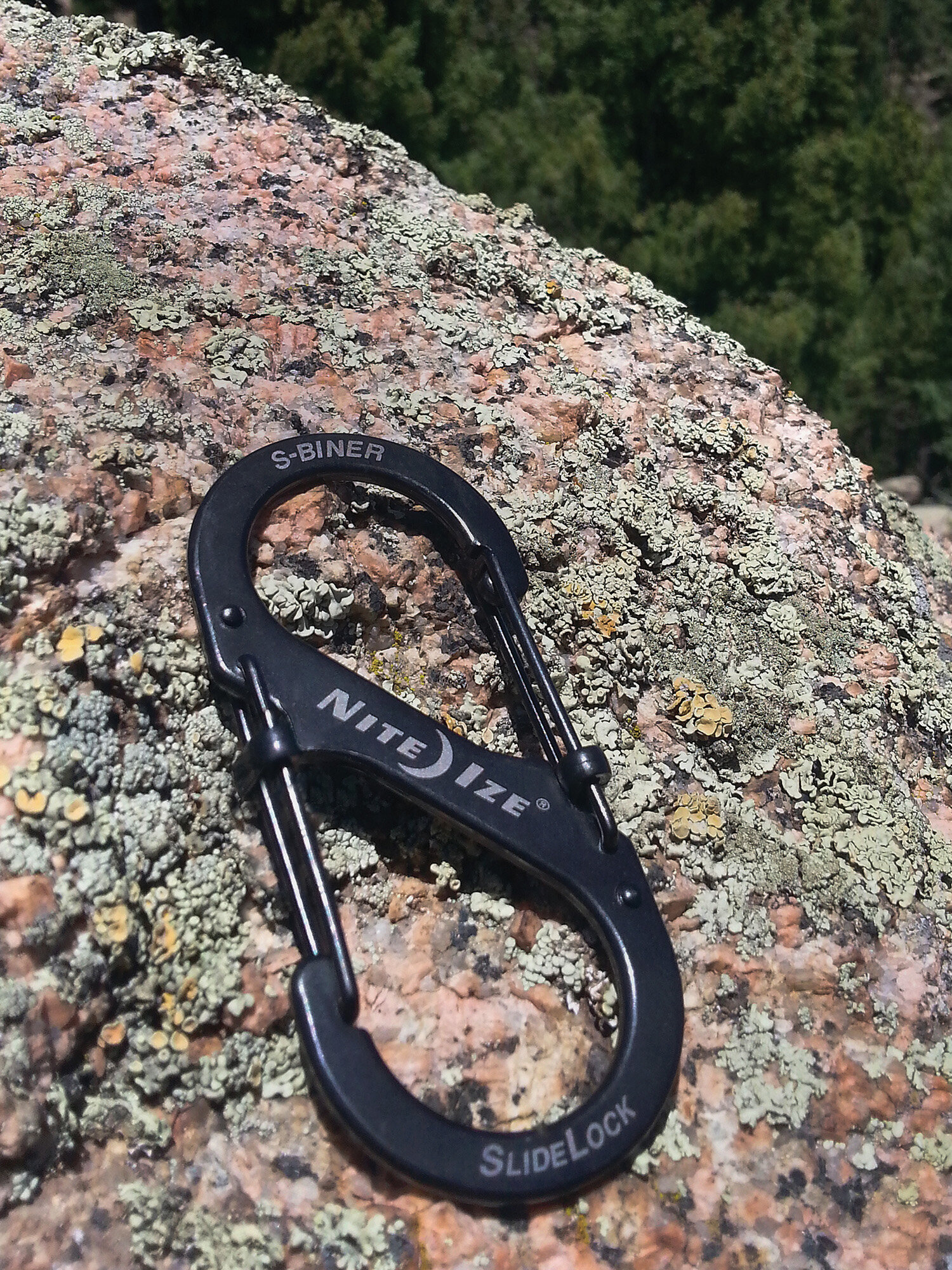 Брелок-карабин Nite Ize, черный — фото 1