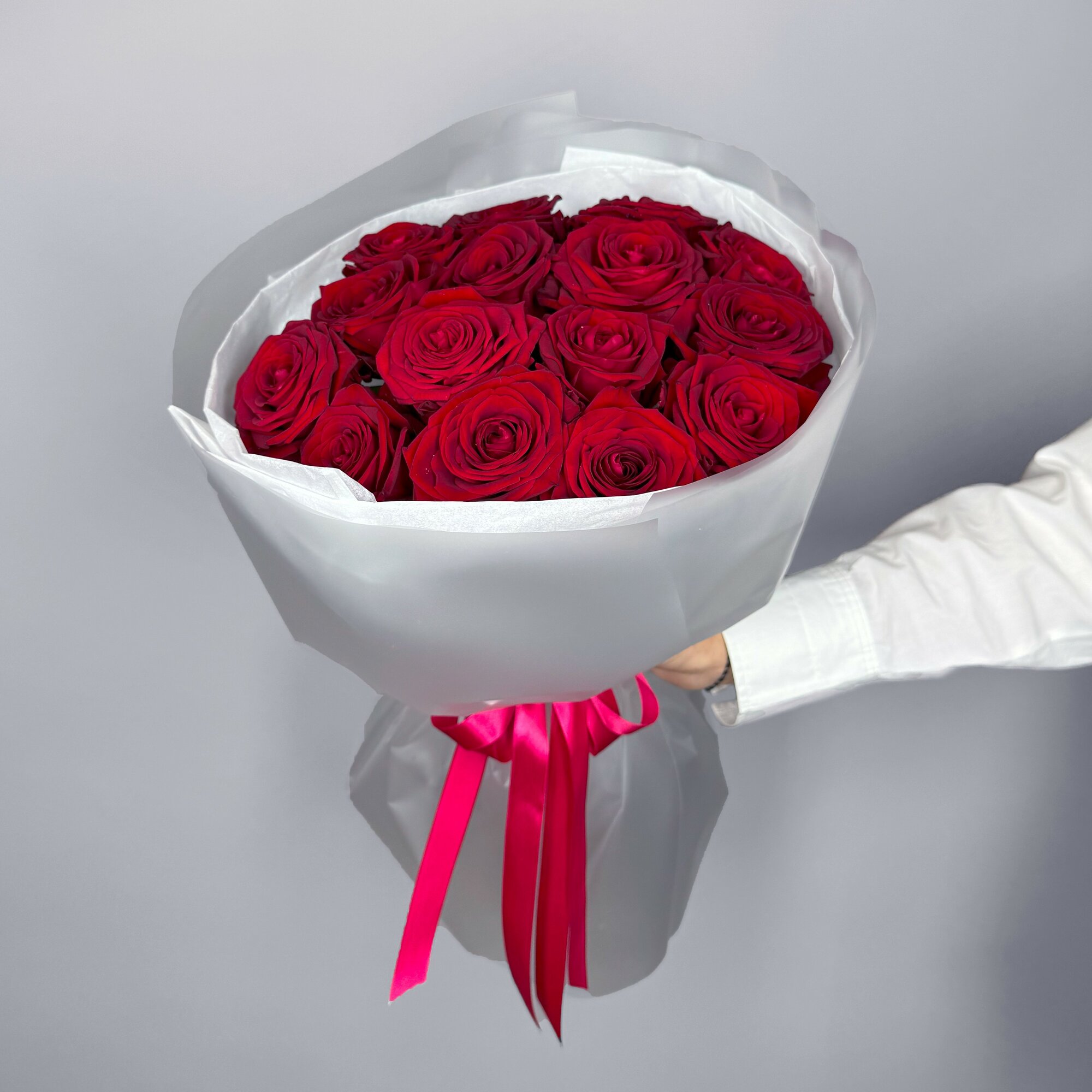 Букет живых цветов красные розы 15 шт. 50 см. "Ред наоми" флау стор