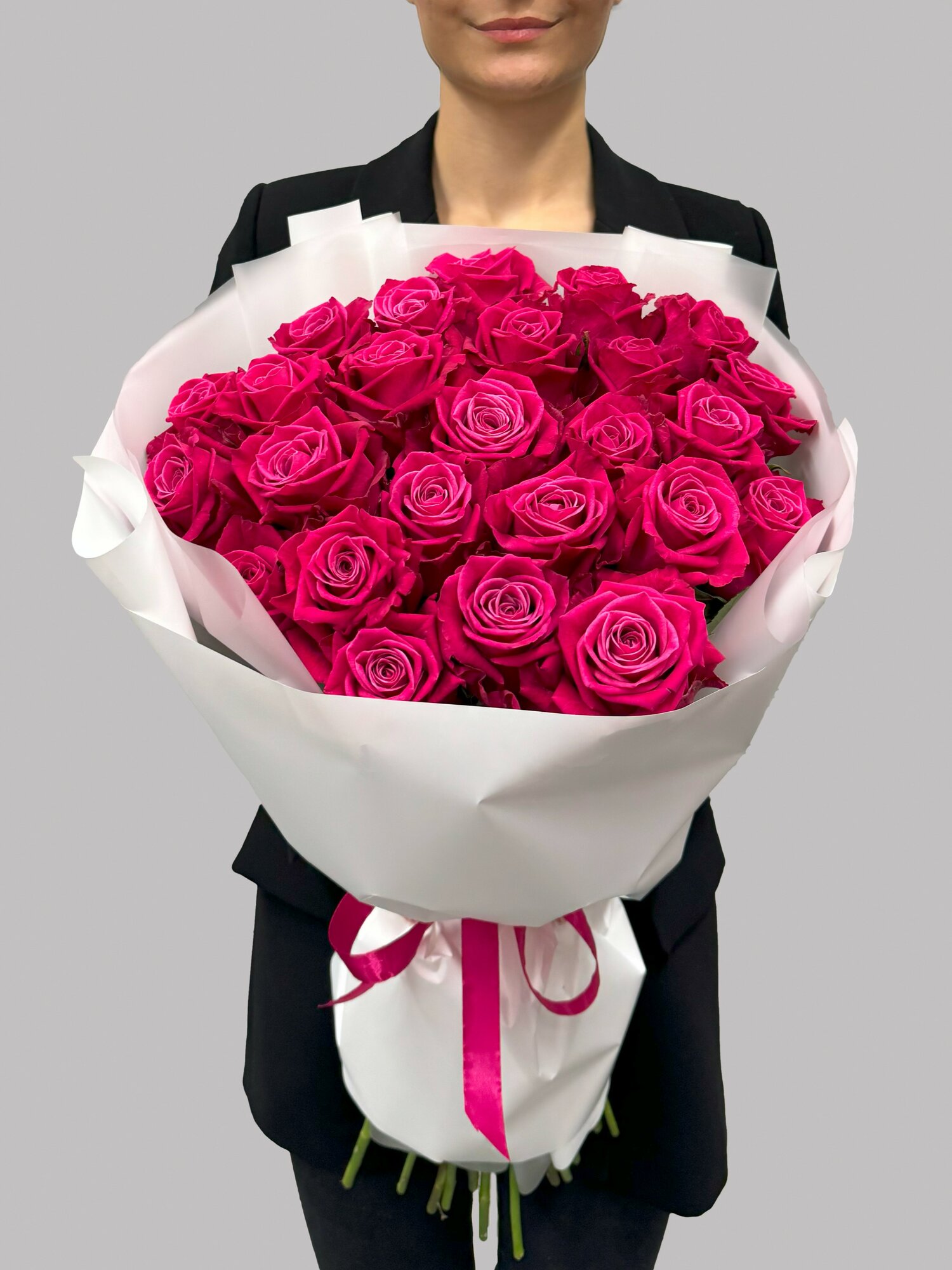 Букет живых цветов малиновые розы 25 шт. 60 см. "Шангрила" Флау Стор