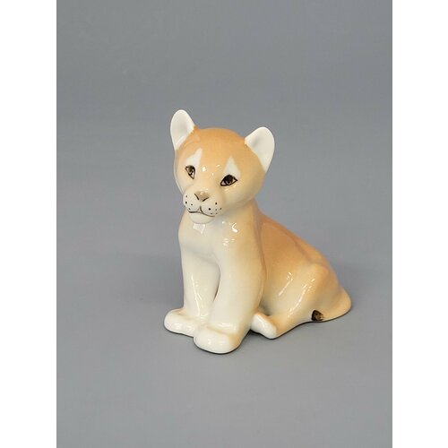Фарфоровая скульптура Львенок малый лежащий Императорский фарфоровый завод мягкий фарфор 1430₽