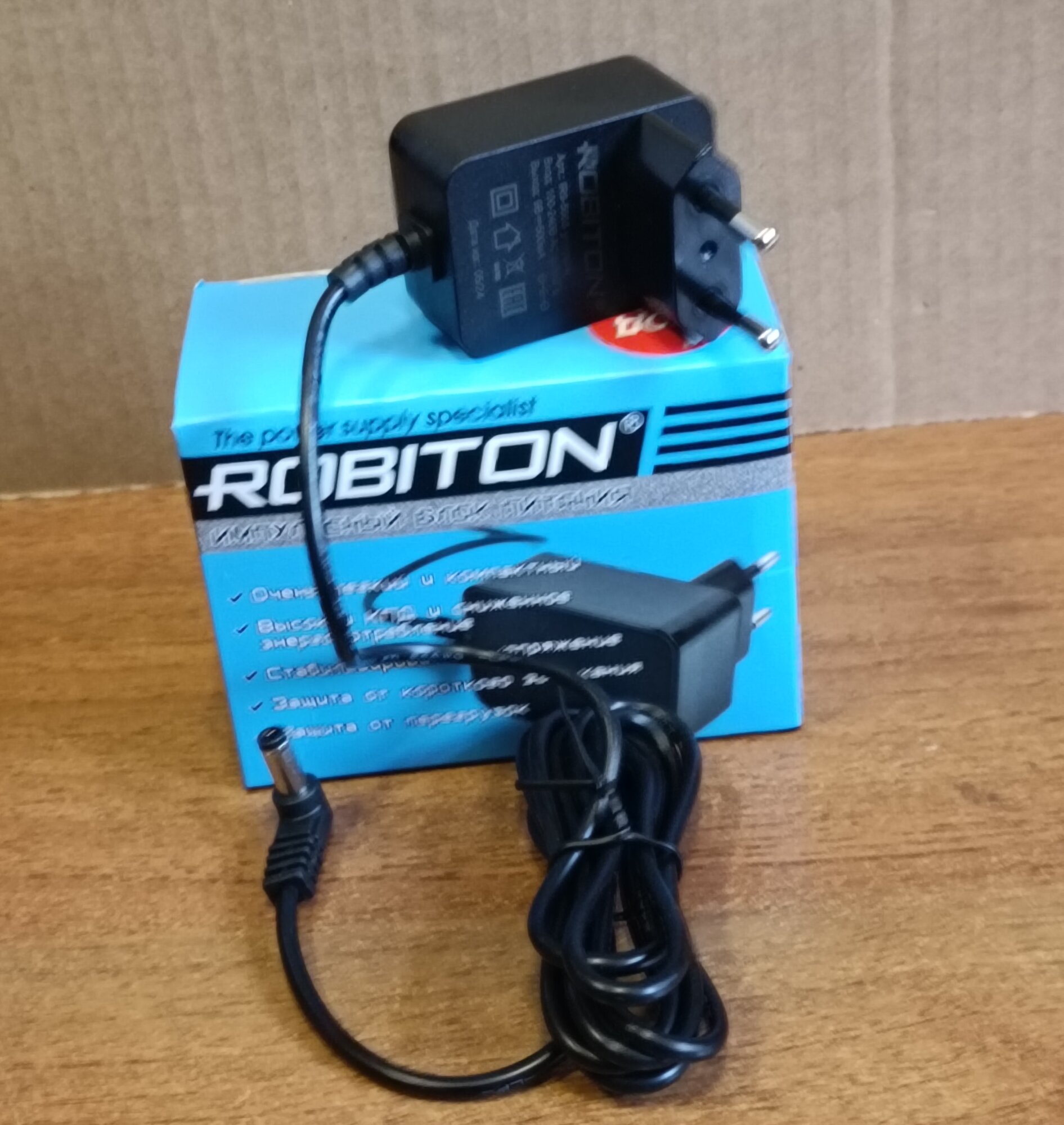 Адаптер/блок питания ROBITON IR9-500S штекер угловой 5,5х2,5/12 ( - центр) для питания весов Масса-К