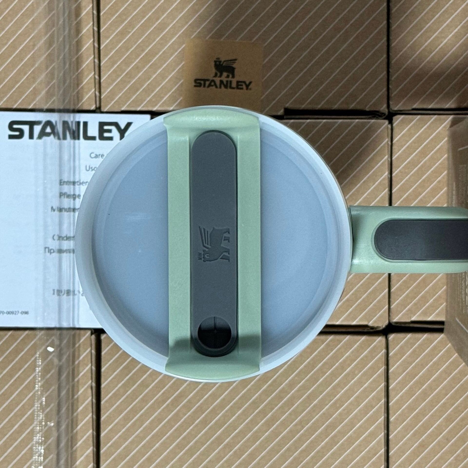 Термокружка Stanley Quencher из нержавеющей стали с трубочкой зеленая 1.18 л — фото 1