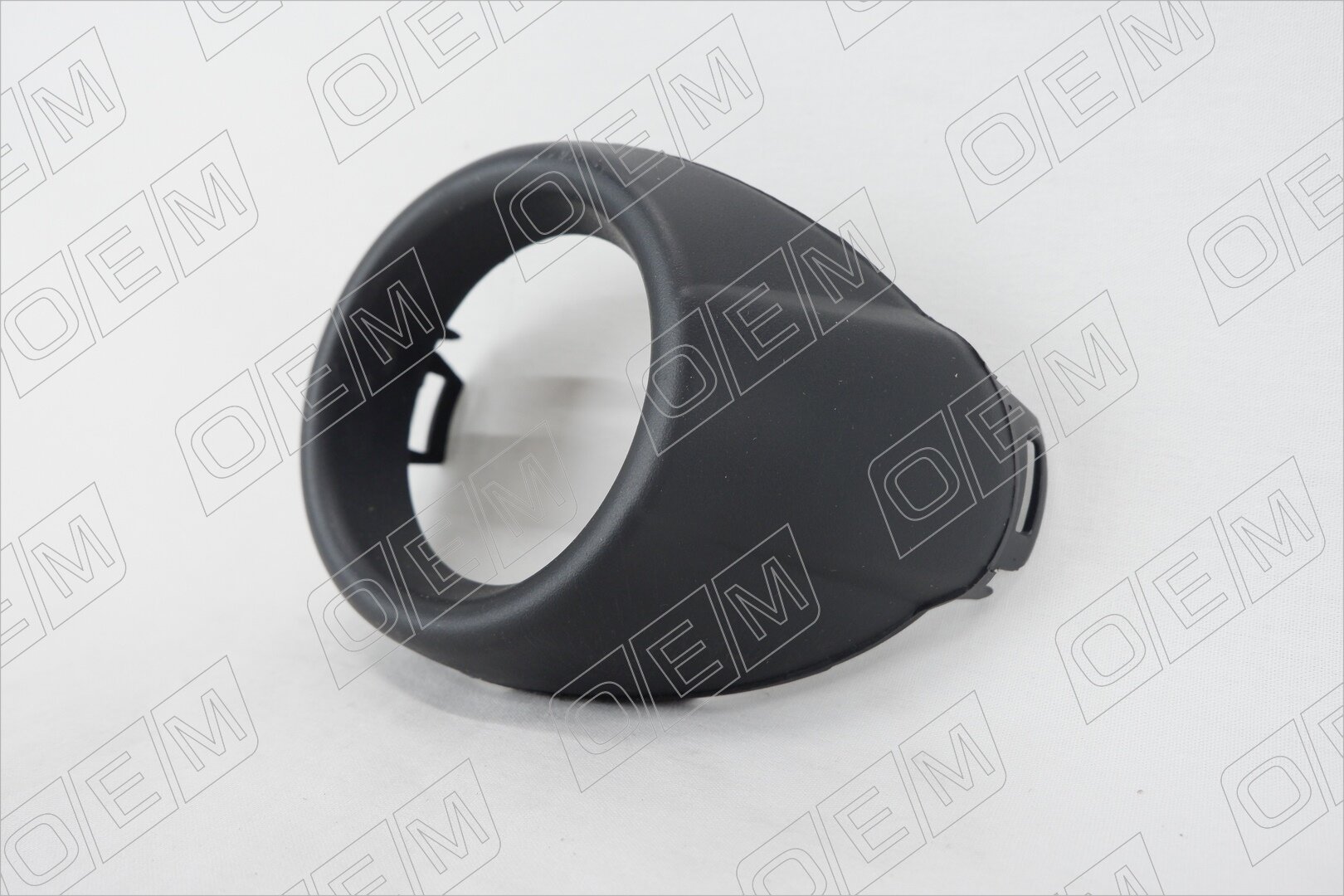 Окантовка противотуманной фары левая Ford Focus 3 1703891, Форд Фокус, год с 2011 по 2015, O.E.M.