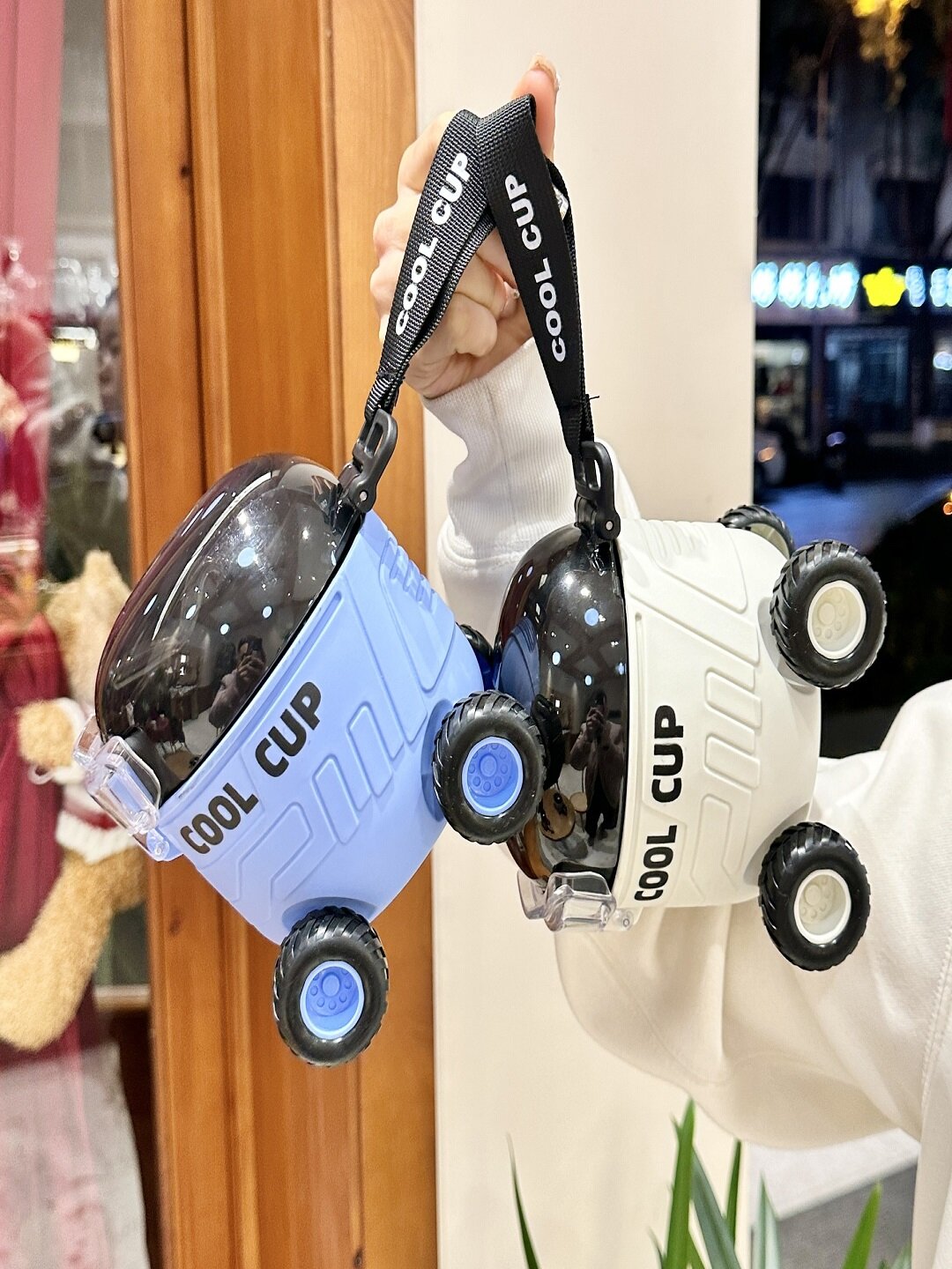 Детская поилка с трубочкой и колёсиками "Cool Cup" — фото 1