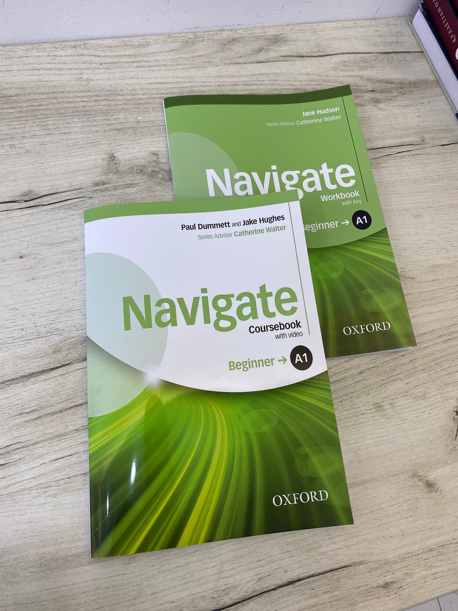 Комплект учебников OXFORD Navigate уровня Beginner A1: учебник и рабочая тетрадь