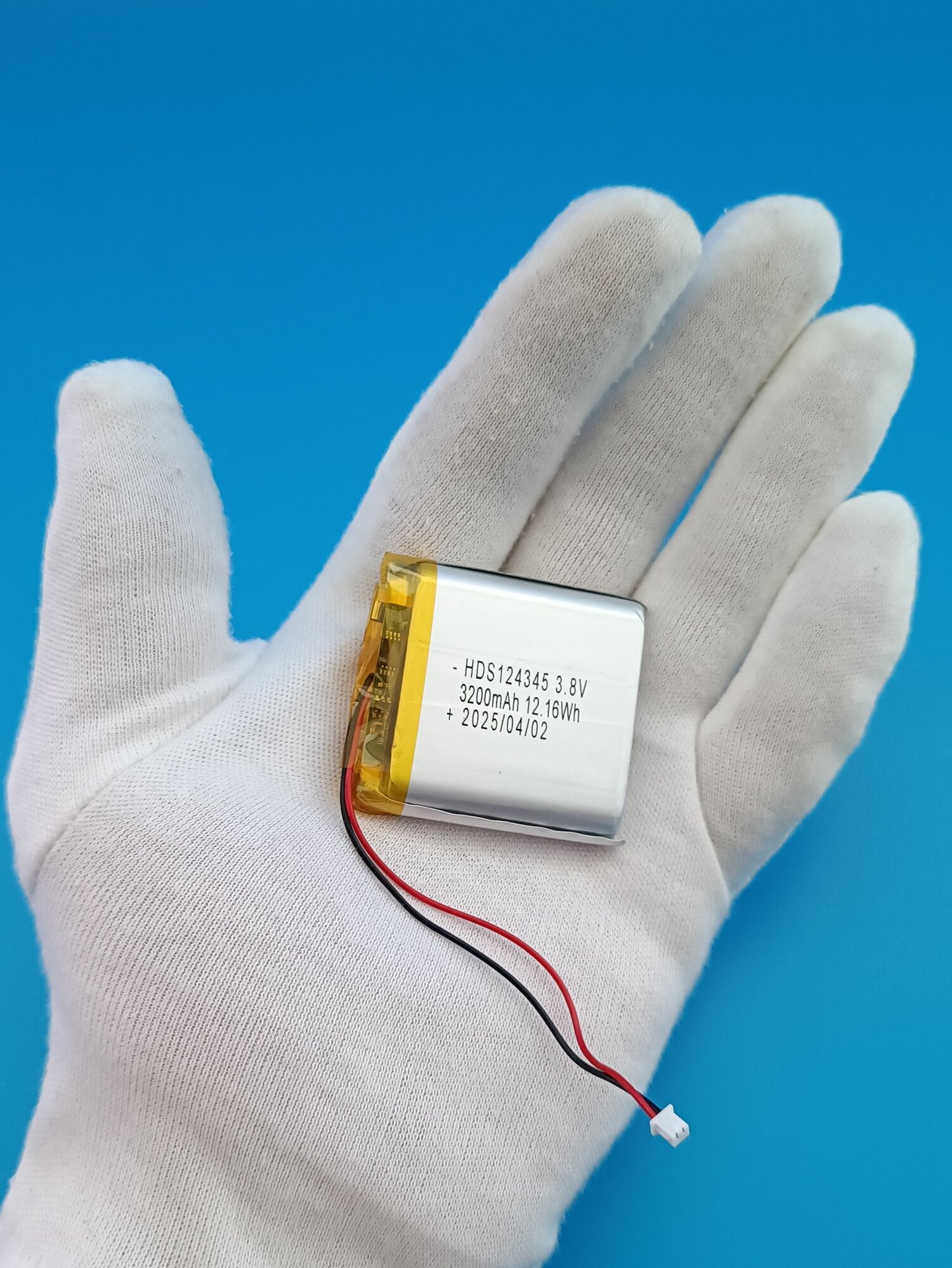 Аккумулятор 3.7v емкостью 3200mAh 2 pin 2 провода + разъем фишка (коннектор) для навигатора универсальный (Li-Pol батарея подходит для навигаторов ) Терабайт Маркет