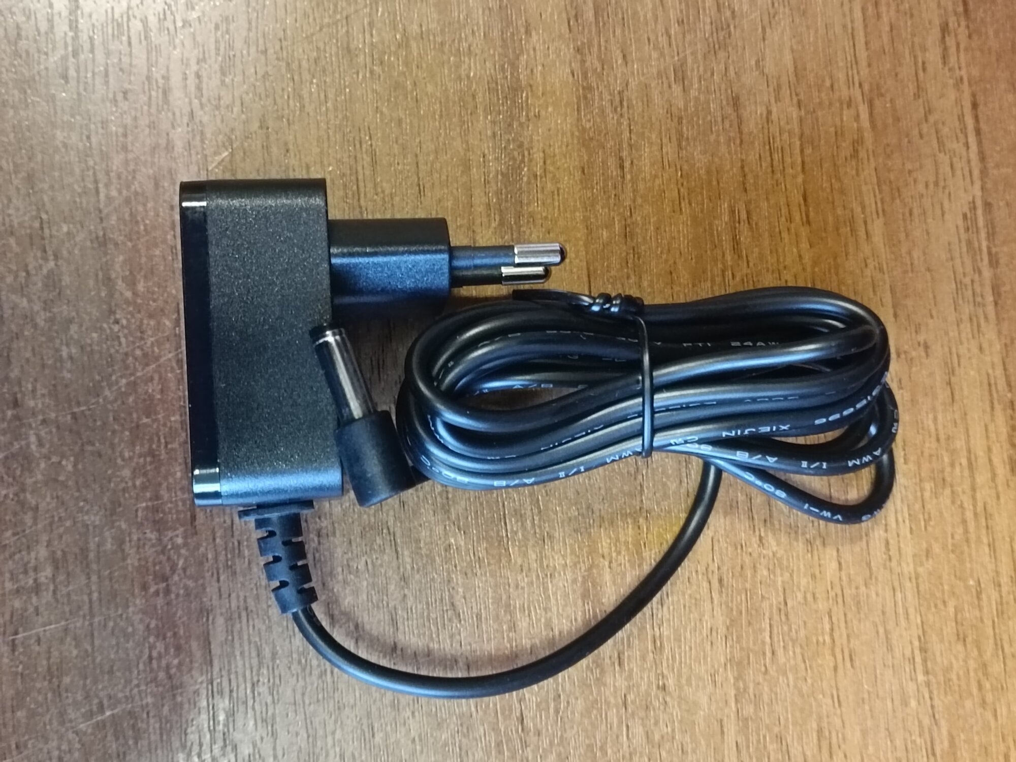 Блок питания ROBITON "ID6-500S"(+), импульсный, угловой штекер 5.5x2.5/15