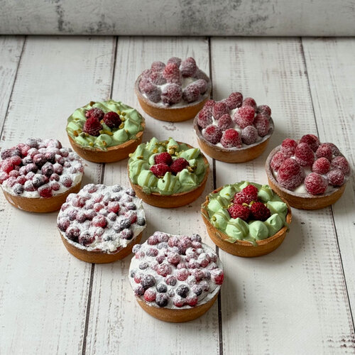 Изображение товара Тарталетки Ассорти 8: 9 тарталеток из 3 вкусов: фисташковая, малиновая, смородиновая