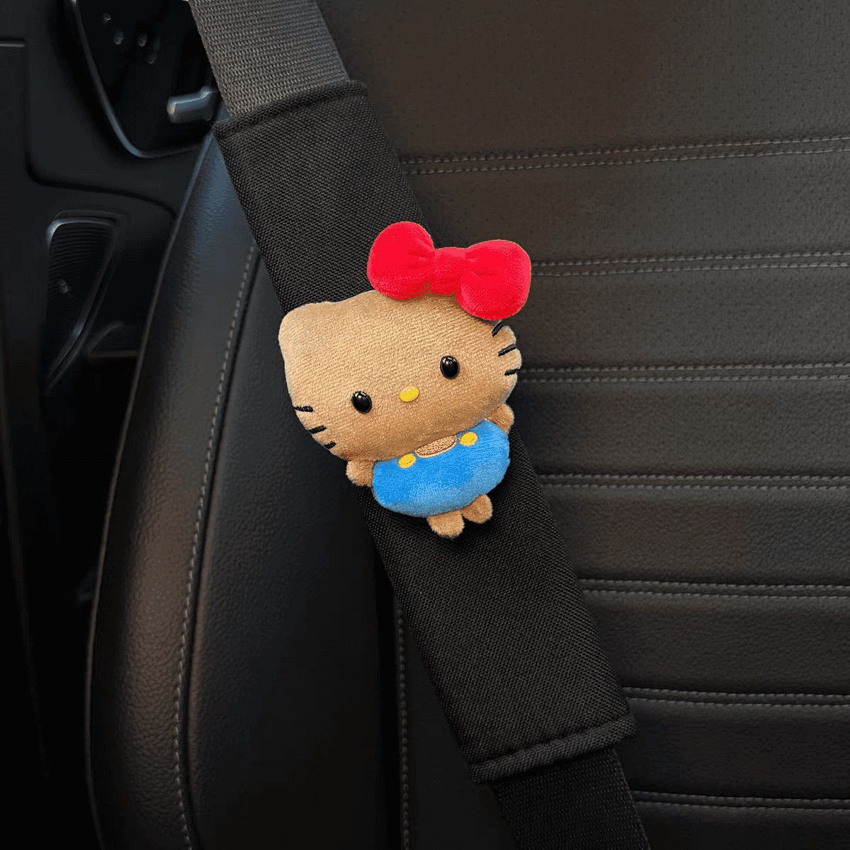 Hello Kitty мини чехол для ремня безопасности черная основа с красным бантом 1 шт