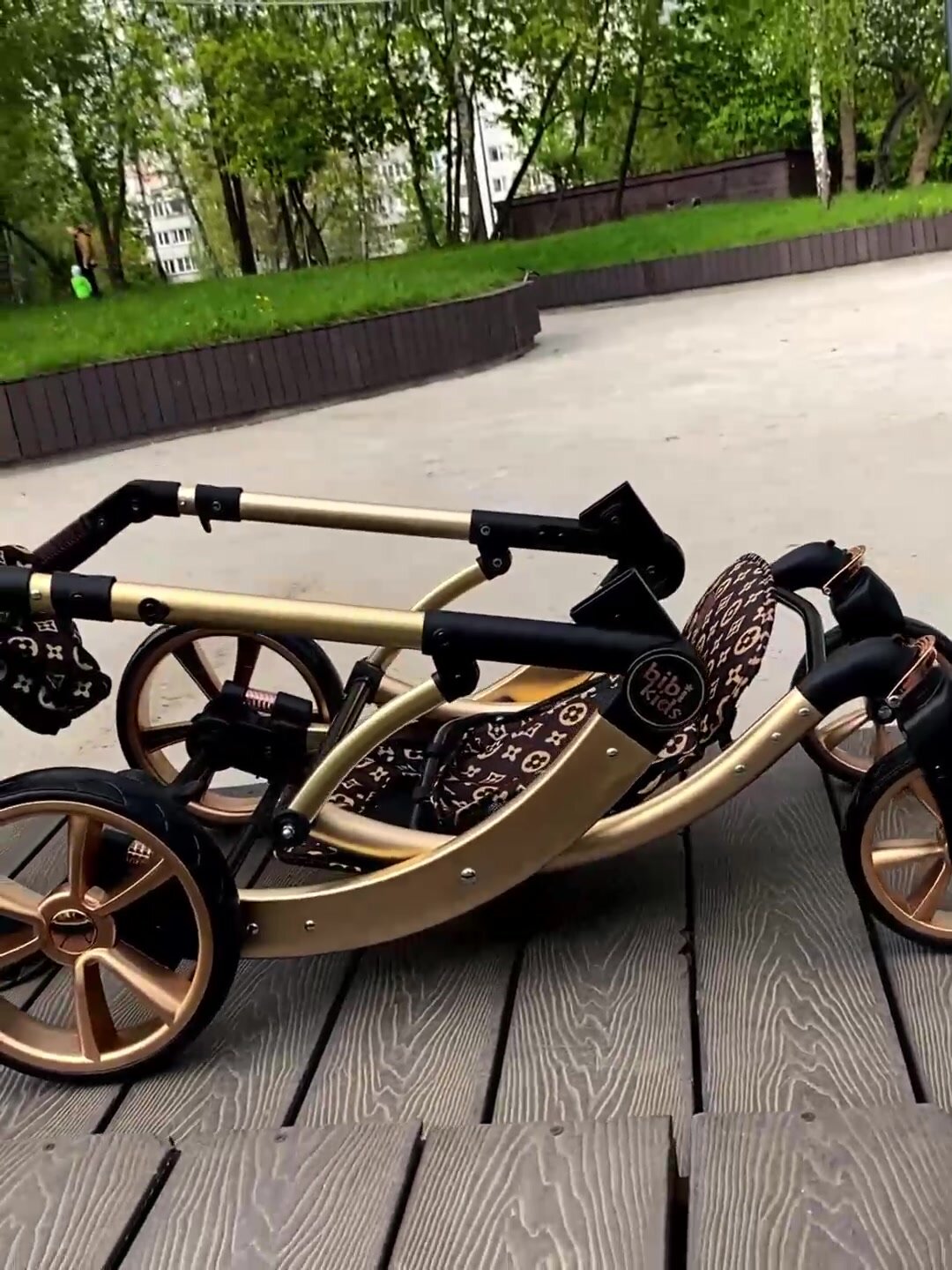 Детская коляска трансформер BibiKids 608 2 в 1 для новорожденных, люлька и прогулка для детей до 3-х лет, Чёрная 2025 — фото 1