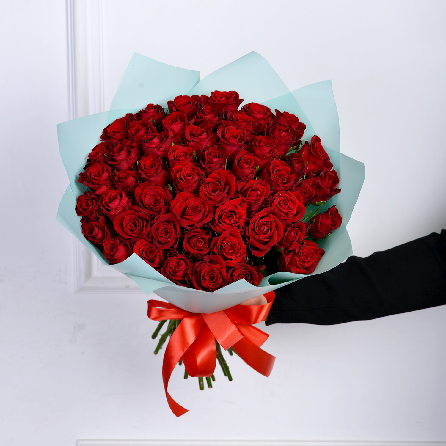 Букет Magic Flower, красная роза, 51 цветок, высота 40 см, в пленке