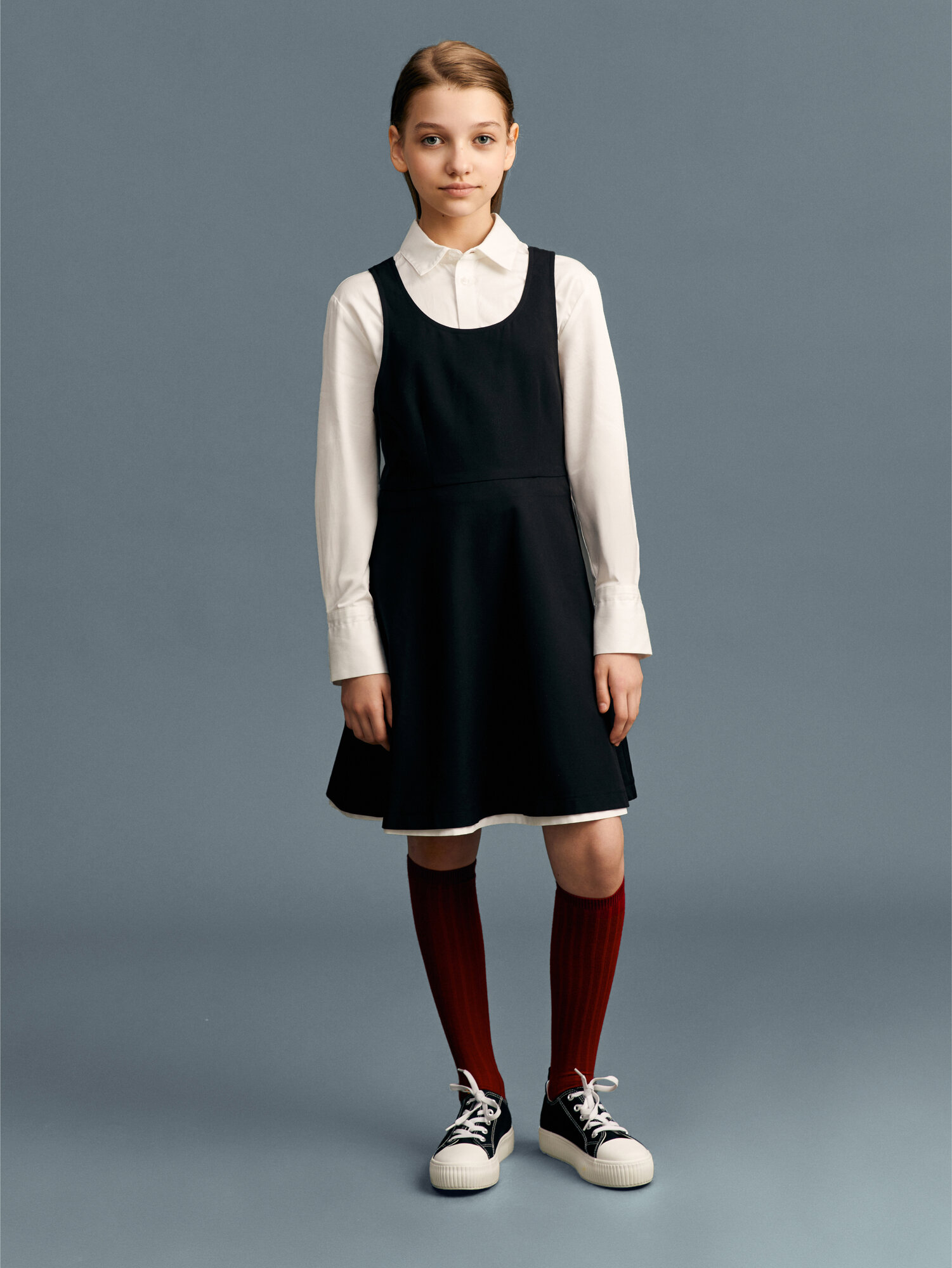 Школьный сарафан Junion, размер 146, черный — фото 1