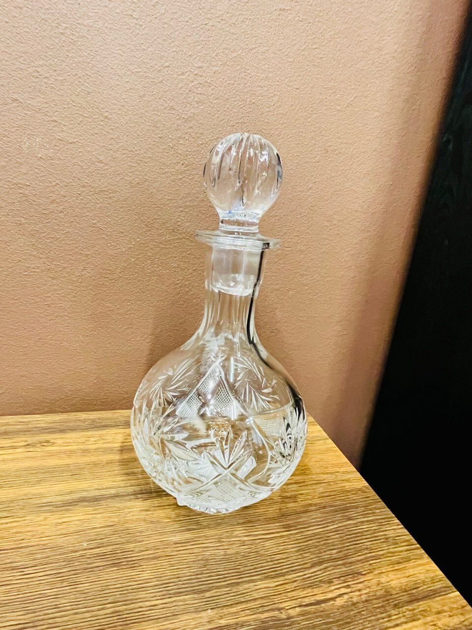 Графин с крышкой (пробкой), бесцветный, с узором, рифленый, 1 шт.