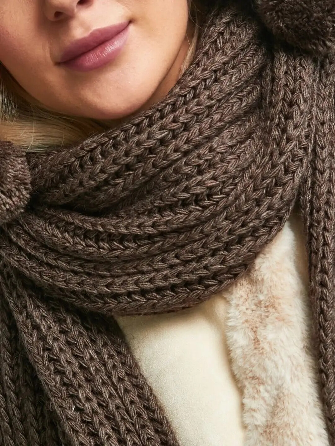 Шарф Didov TRIKO Идеально подходит для всех молодых людей. для девочек и женщин,25х20 см, 10-14 лет (38-40), Шоколадный — фото 1