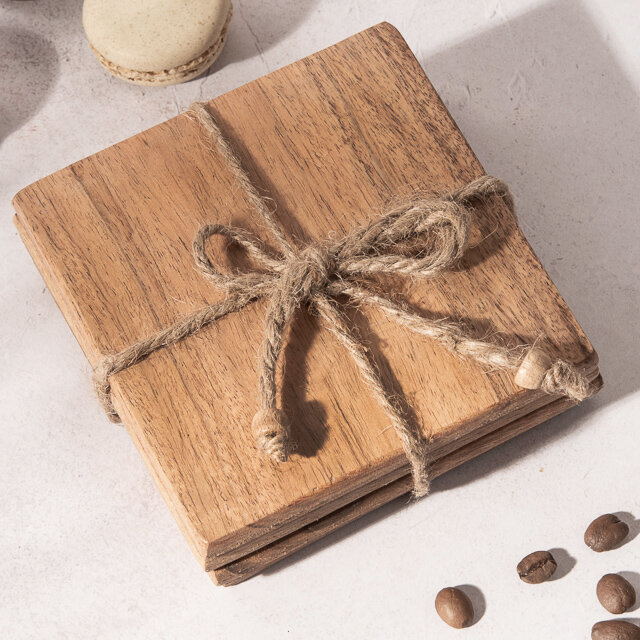 Подставка из дерева Acacia 10 см квадратная 4 шт