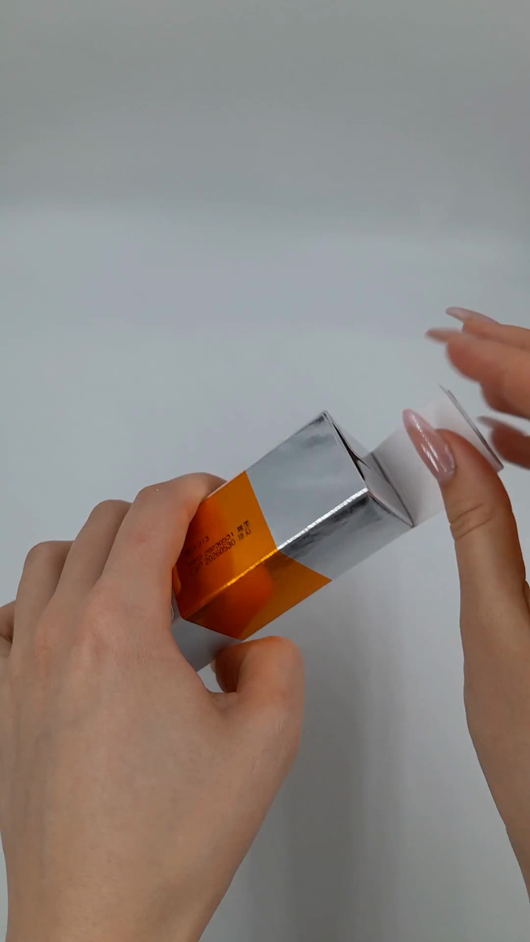 Lebelage Eye Cream Waterful Mayu Крем для век с лошадиным маслом 40 мл — фото 1