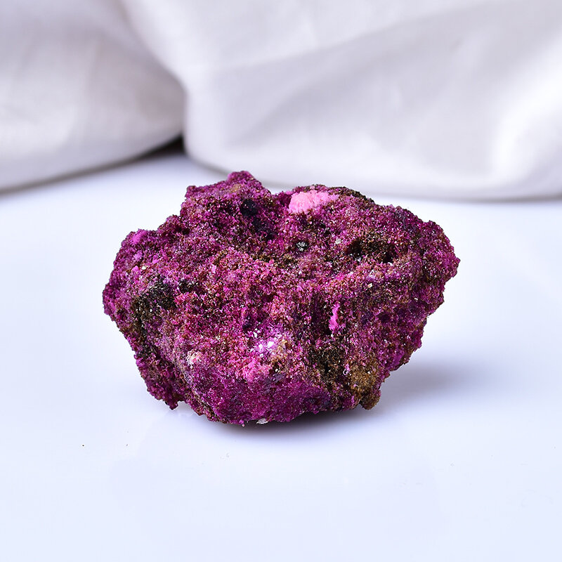 Натуральный камень  рубин   необработанный  3 5 см  20 40 г  1 шт 