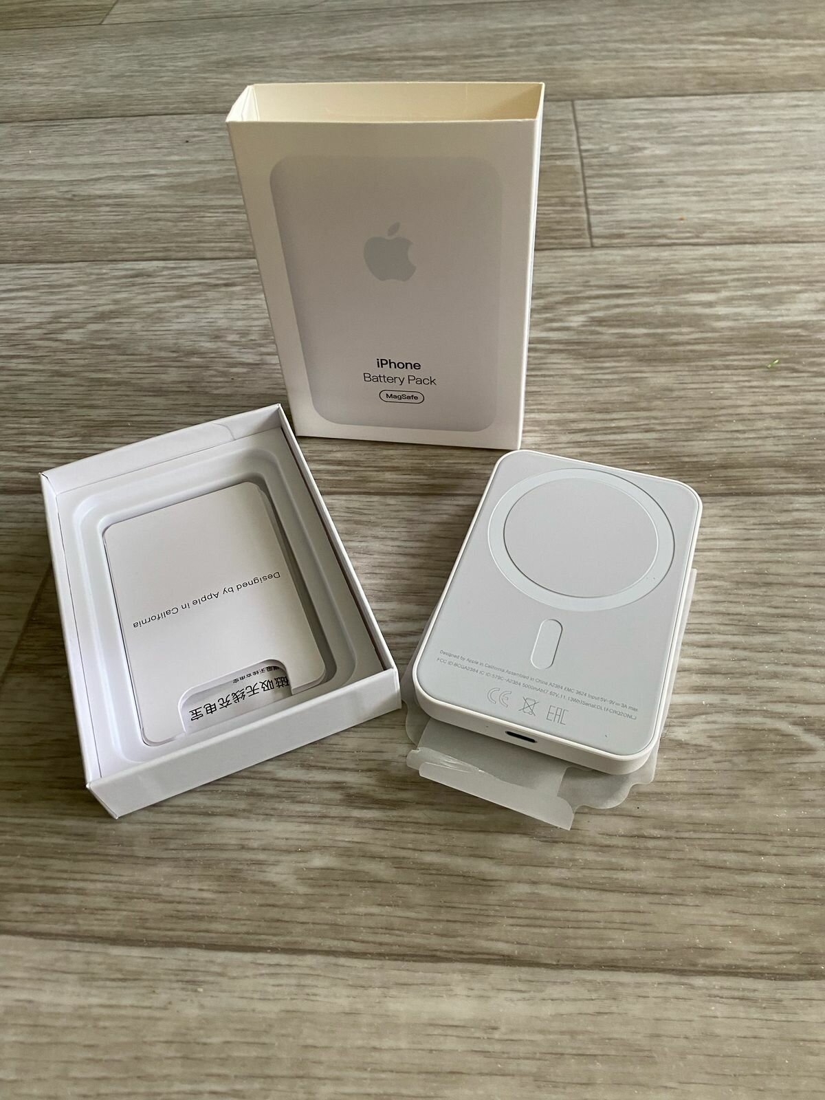 Внешний магнитный аккумулятор (IPHONE) Battery Pack на 5000 mah с поддержкой быстрой зарядки
