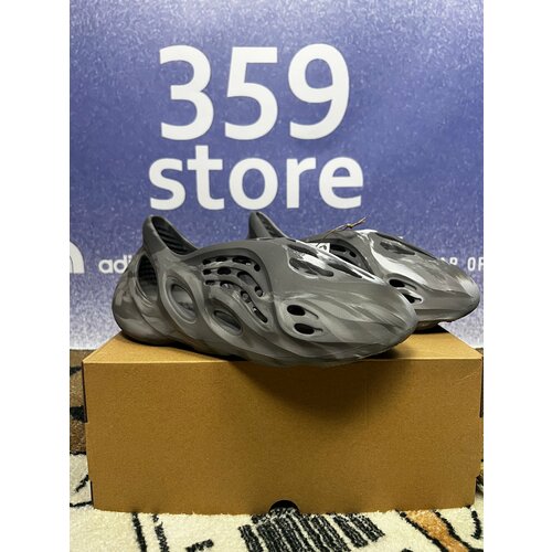 фото Шлёпанцы adidas yeezy adidas yeezy foam runner mx cinder, размер 43, серый
