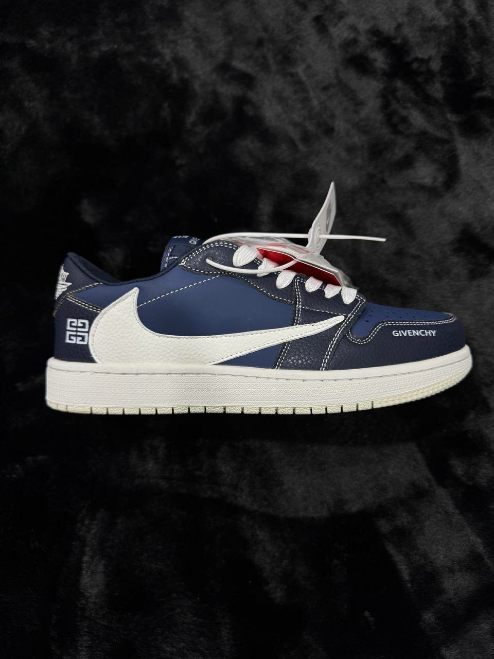 Кроссовки повседневные