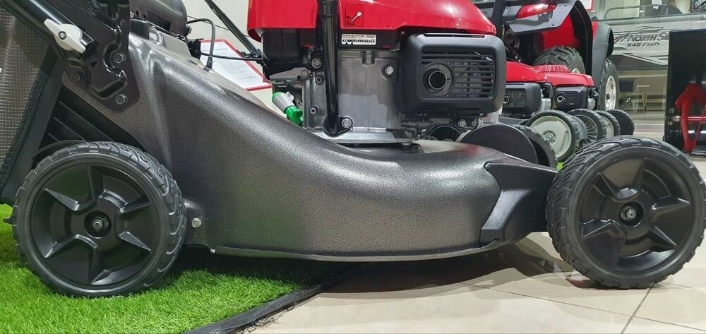Изображение Газонокосилка бензиновая премиум Honda HRN536C2 VKEH (мульчирование)