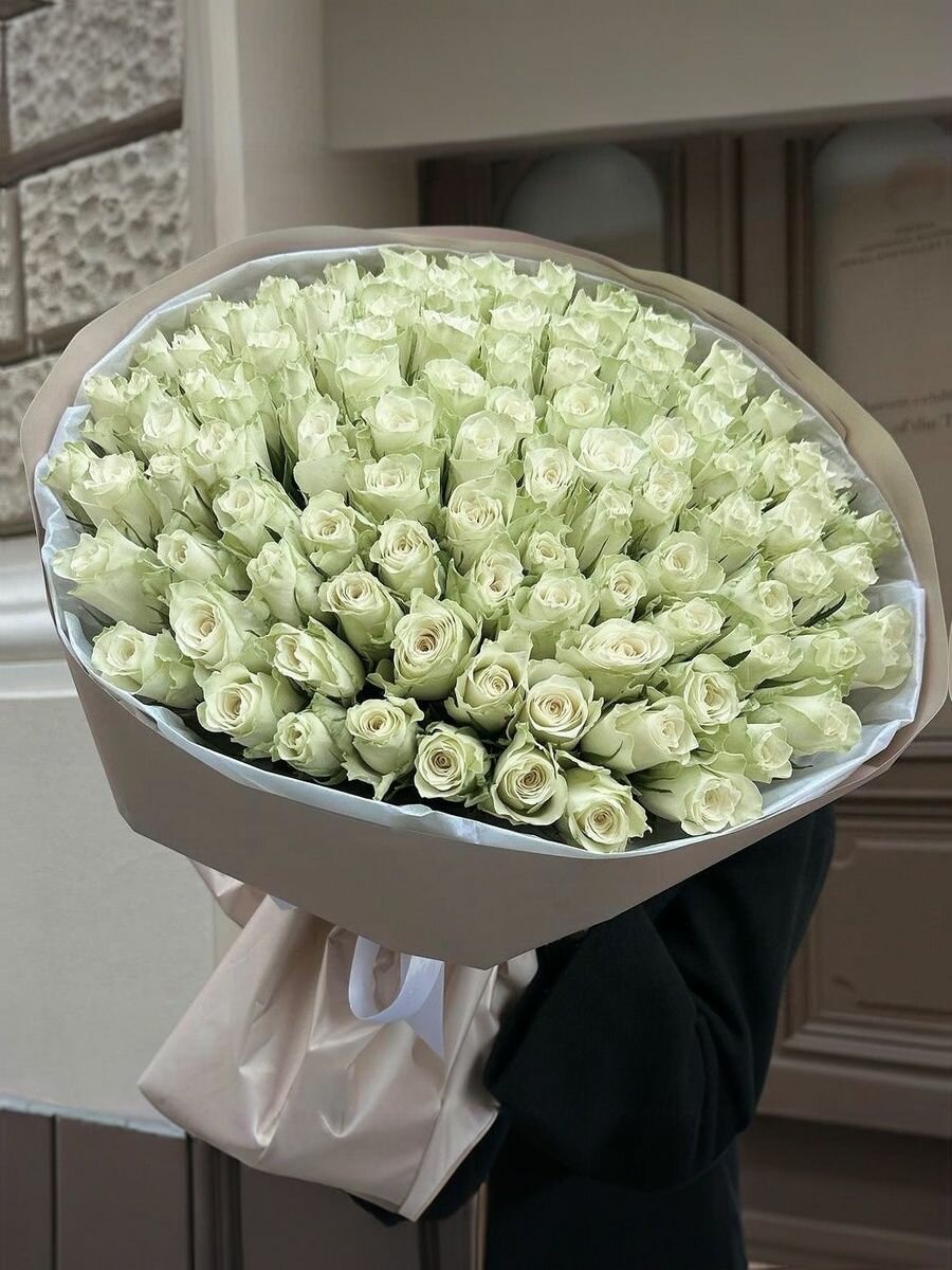 Букет из 151 белой розы