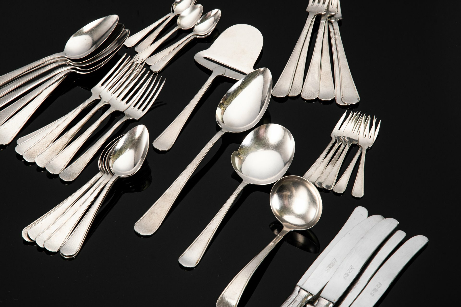 Набор столовых приборов на 6 персон (46 предметов), Eerste Nederlandsche Fabriek van Nieuw Zilverwerken (GERO) — фото 1