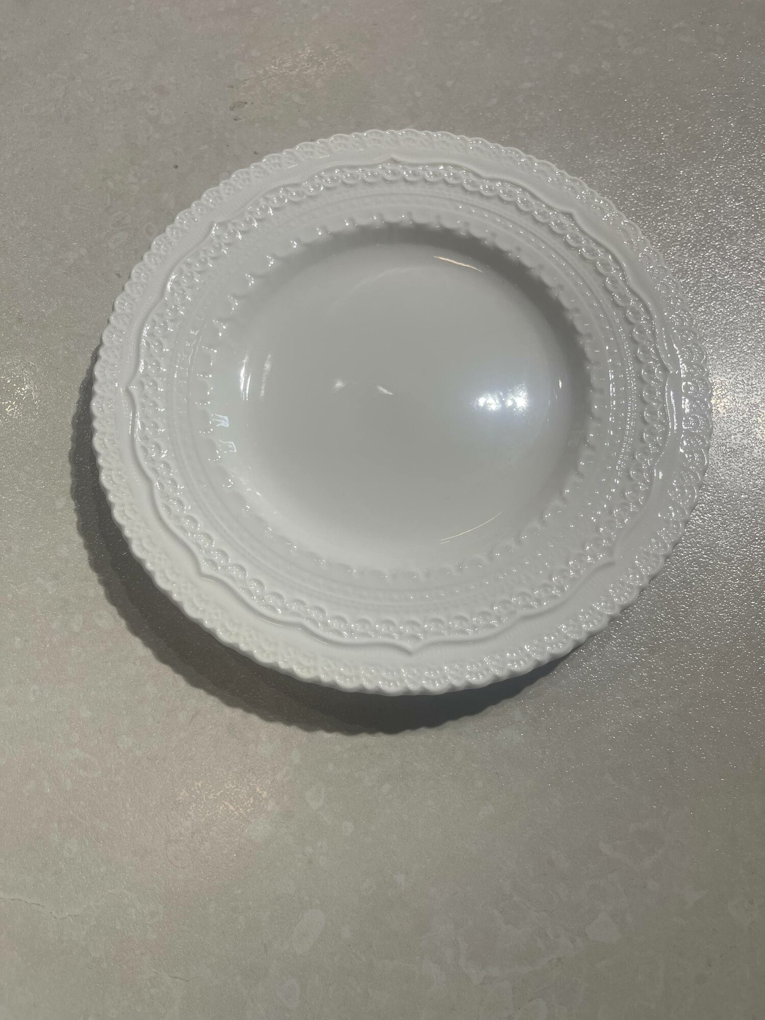 Керамическая тарелка с рельефным узором, в стиле Pinterest 20 см — фото 1