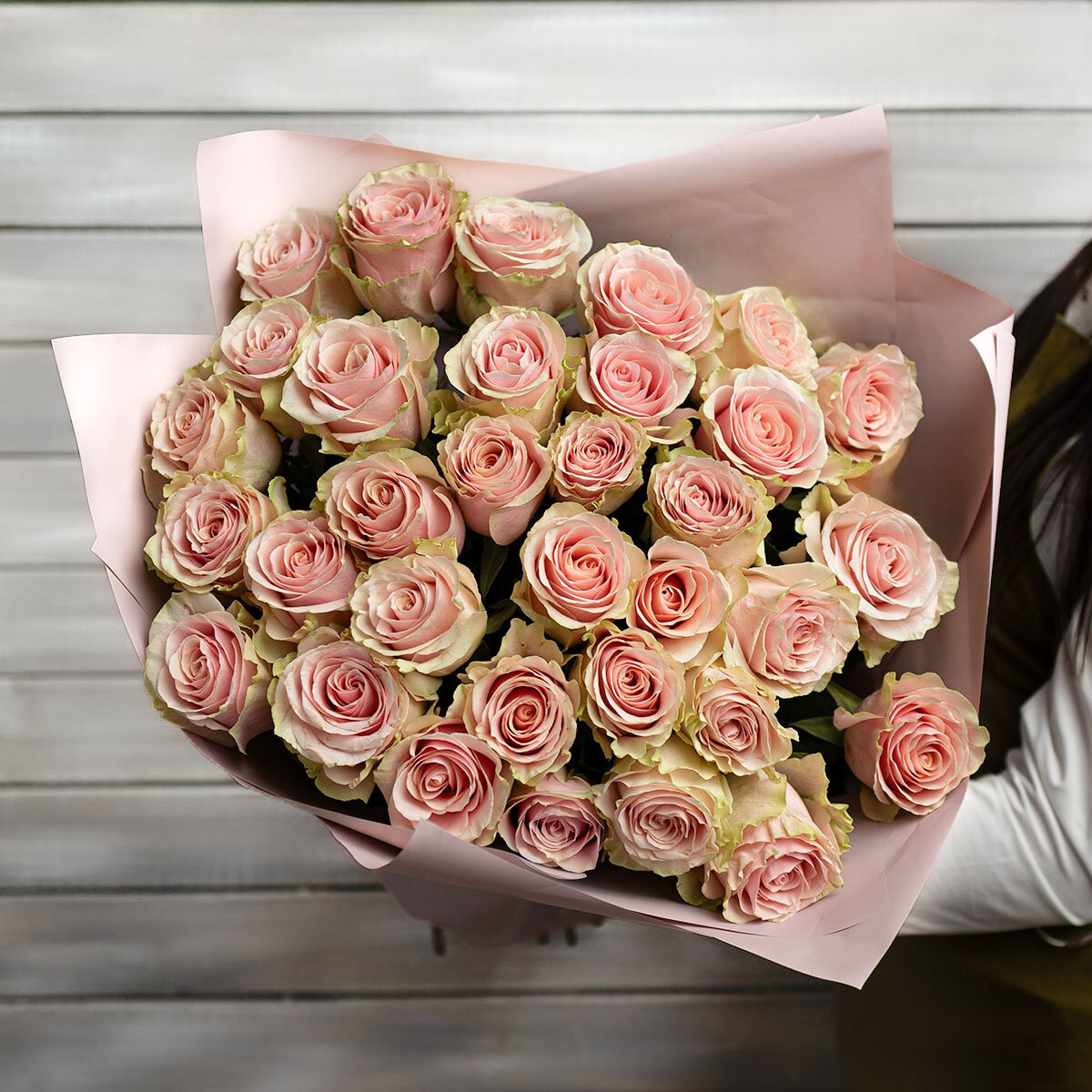 Монобукет Букет Маркет 33 розы Эквадор нежно-розовый 60см