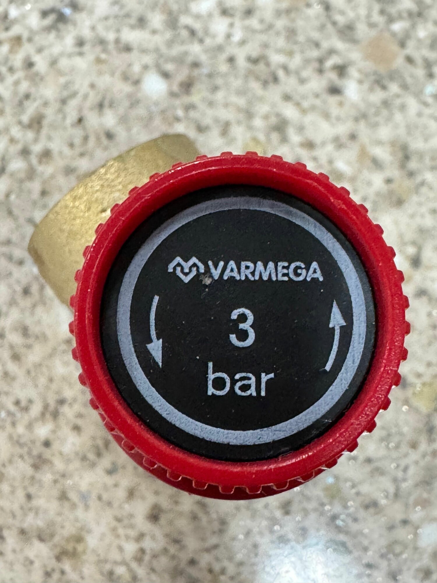 Клапан предохранительный 1/2" 3 бар г/г Varmega