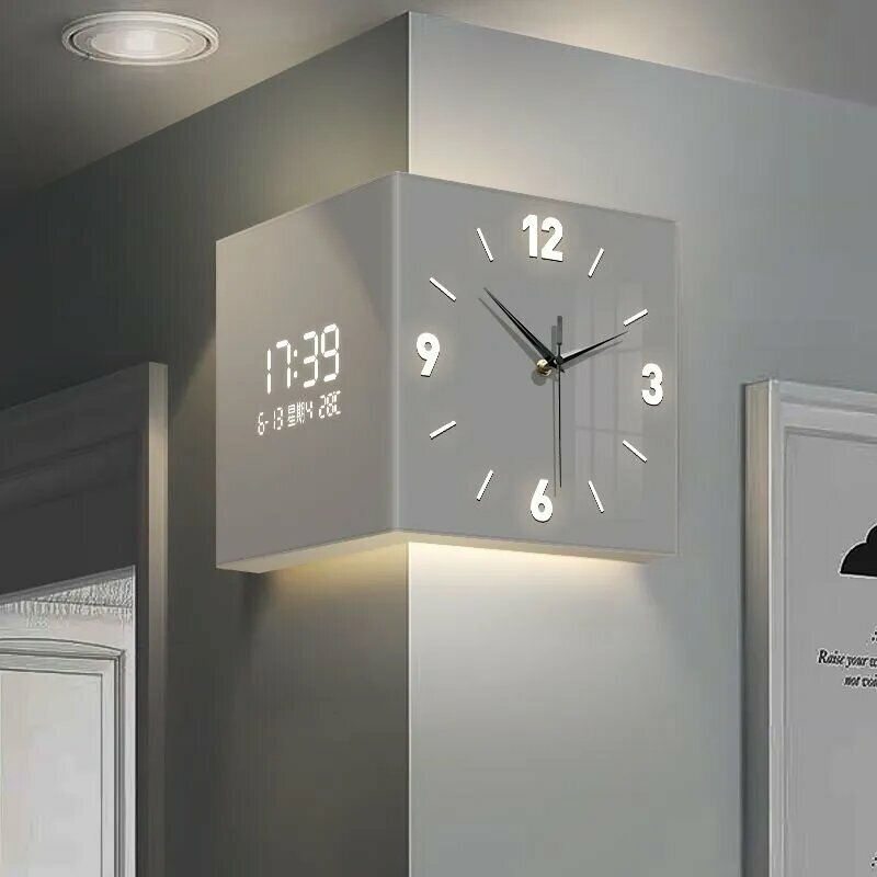Настенные часы, 25 см х 25 см