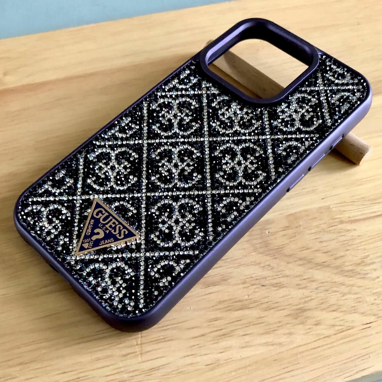 Чехол для iPhone 15 Pro Max/ чехол для Айфон 15 Про Макс, Premium со стразами Сваровски, края силиконовые, не скользит