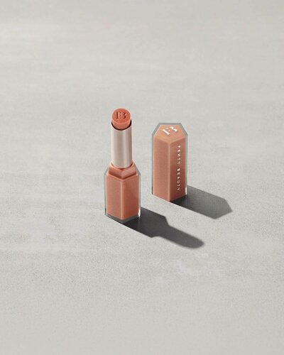 Изображение товара FENTY Beauty Бальзам-помада с шиммером Gloss Bomb Stix 3,6 мл, 01 Fenty Glow