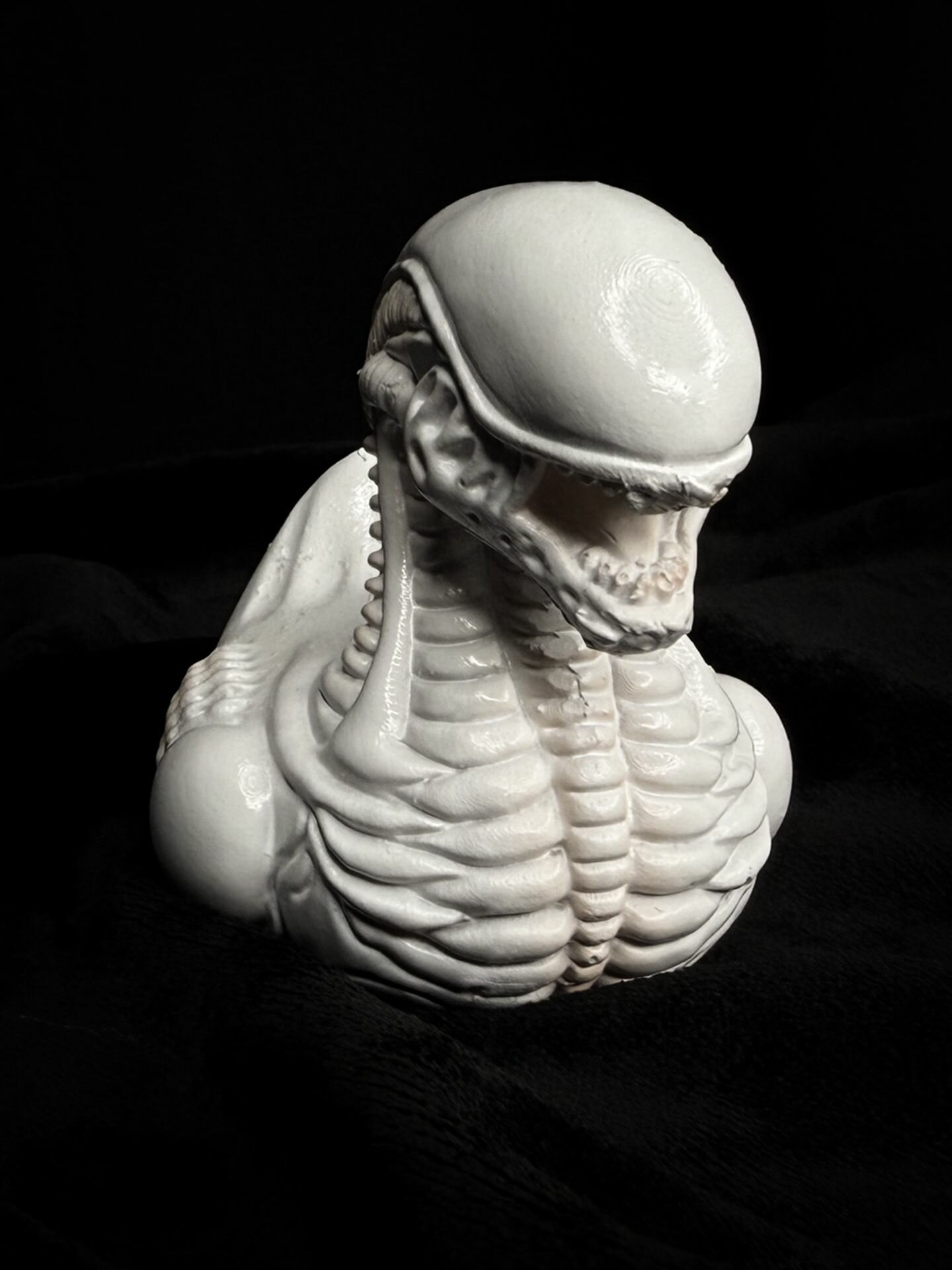 Коллекционная фигурка-уточка White Alien Duck